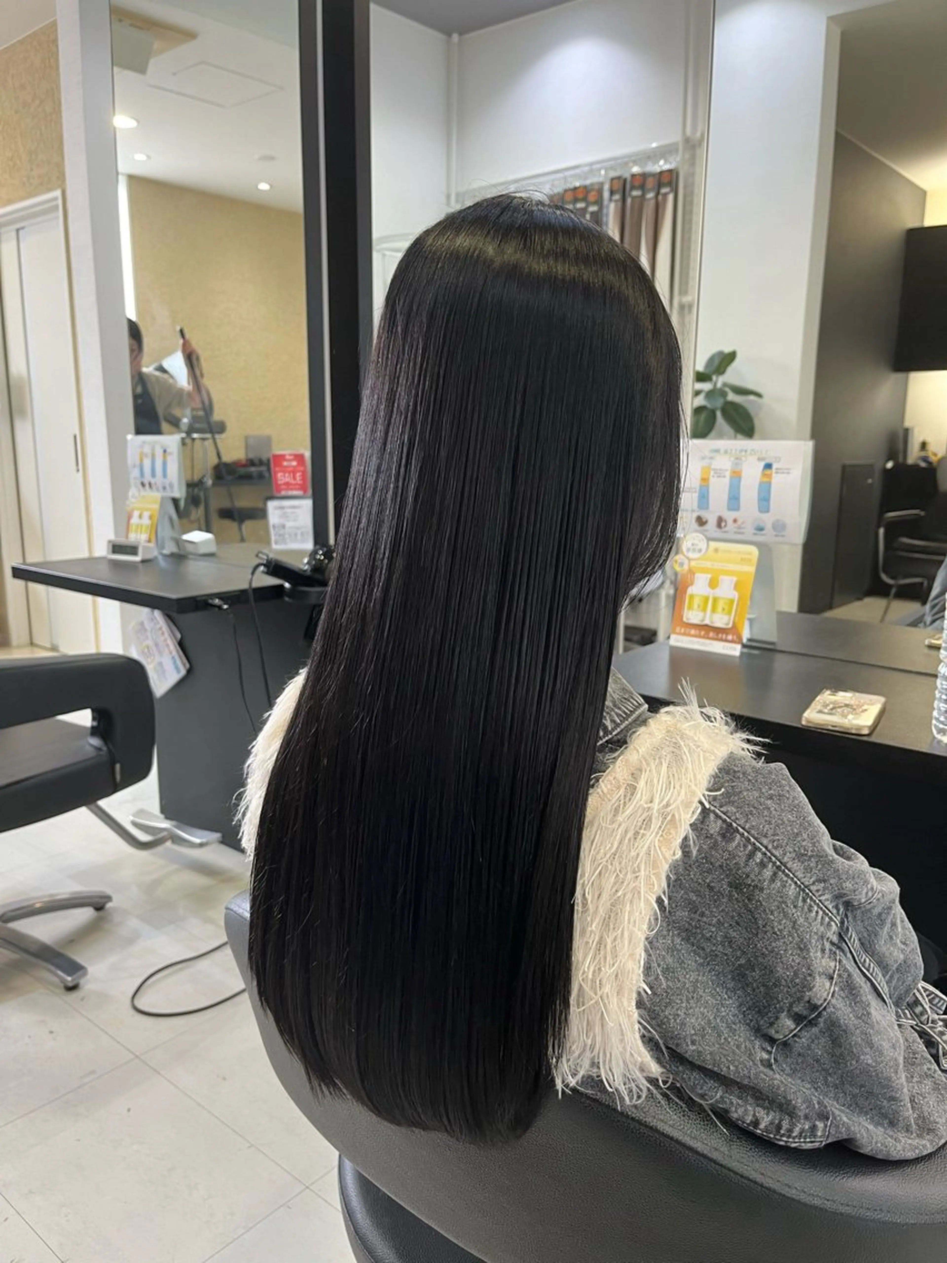 ロング カラー 諸岡 玲のヘアスタイル