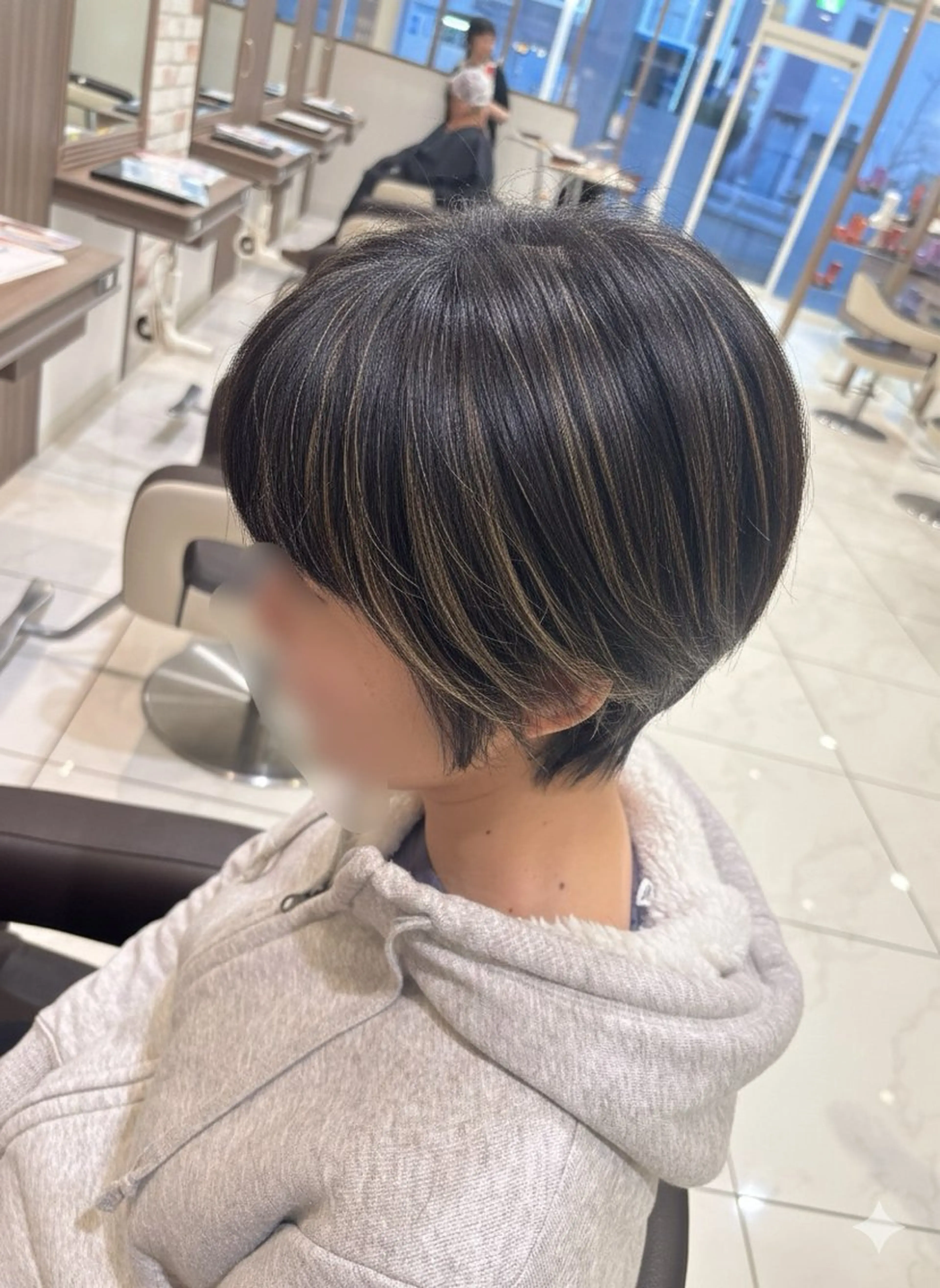 ショート カラー ✨白髪ぼかし脱白髪/ 山口智弘✨のヘアスタイル