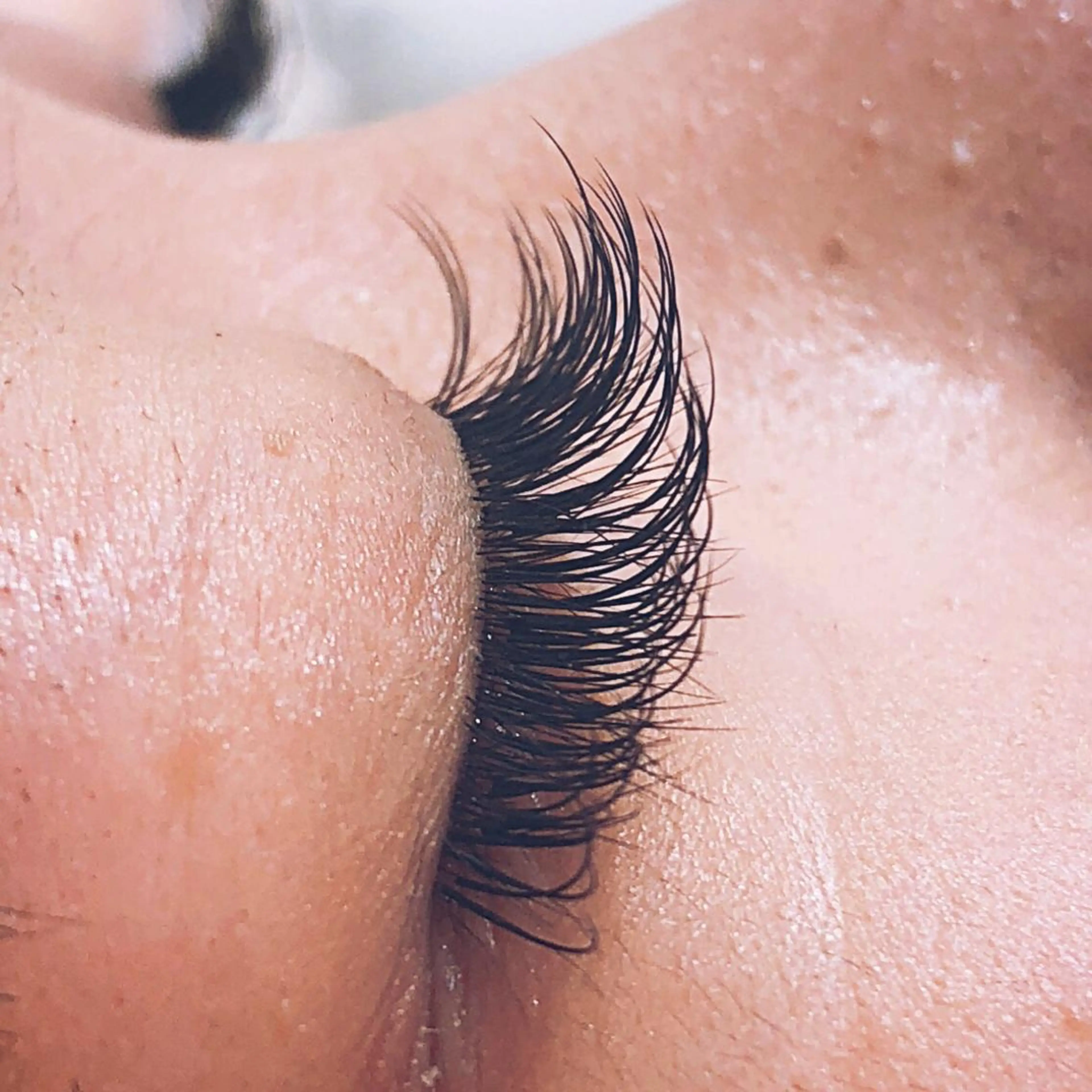 マツエク・マツパ Cカール キュート 🐾 かとう 🐾のヘアスタイル