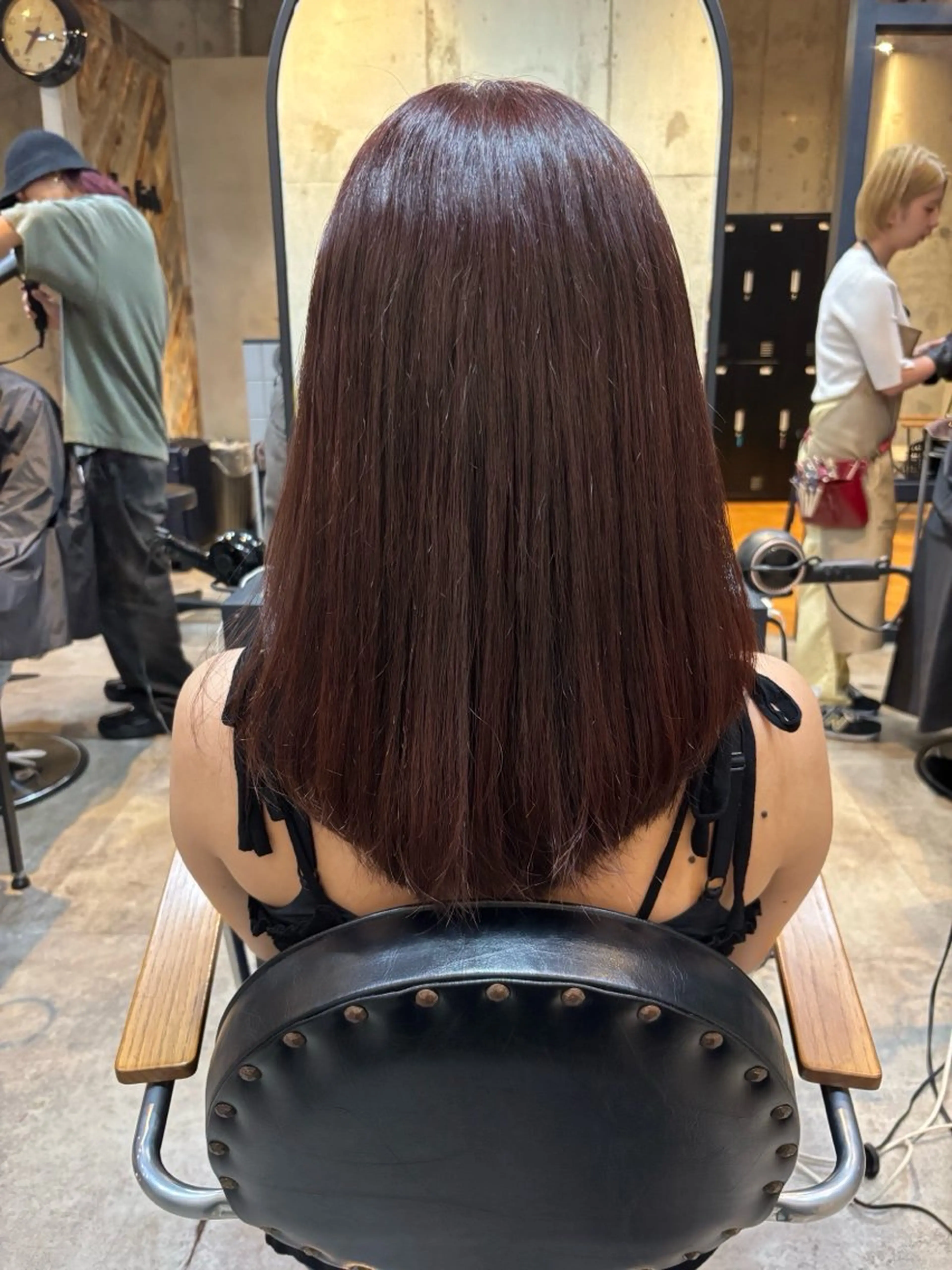 ロング カラー ブリーチ ブリーチなしカラー ピンクカラー カット ヘアカラー 脇山 真生のヘアスタイル