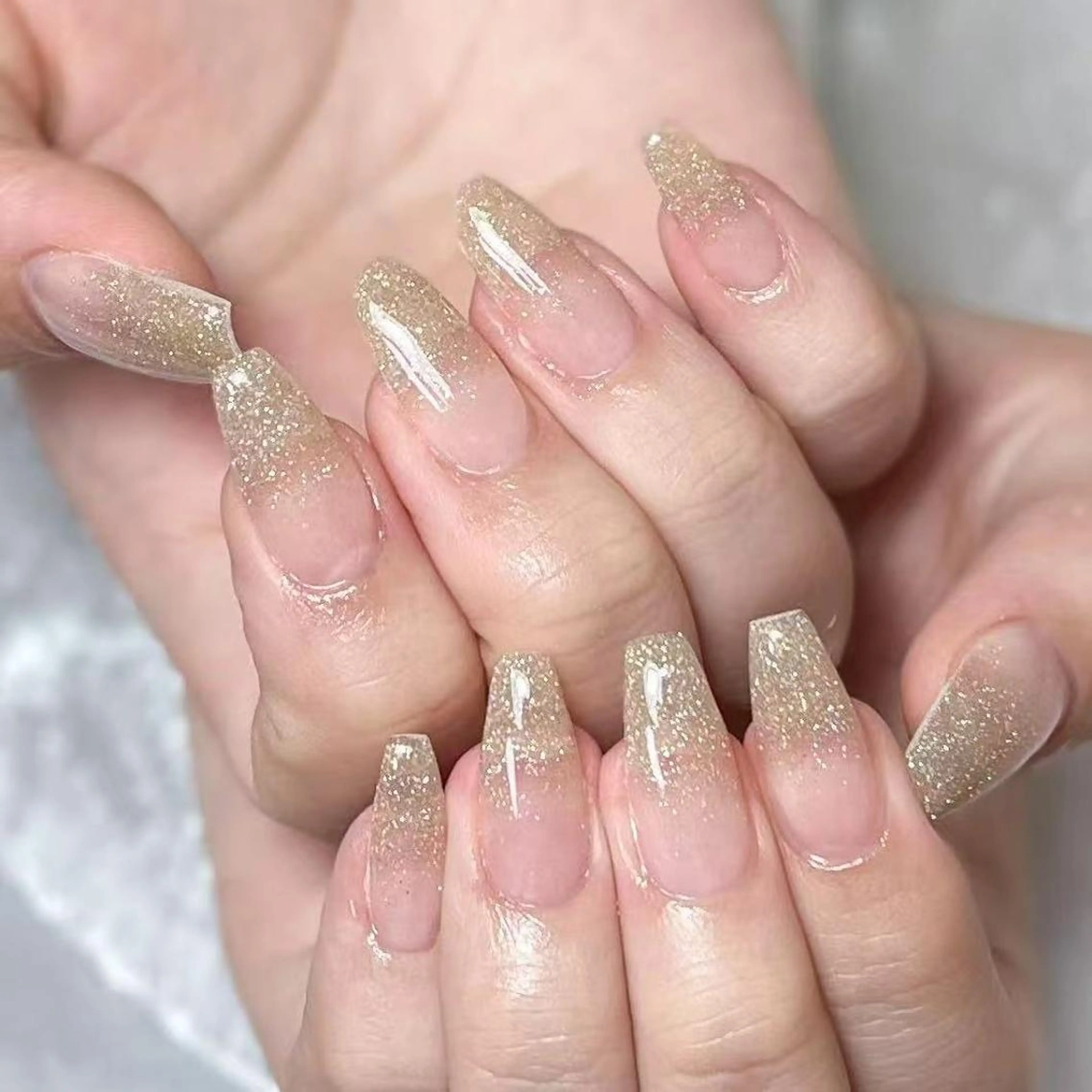 ネイル アートネイル オーロラネイル フラッシュネイル ガーリー キラキラネイル リナ 💅のネイルデザイン