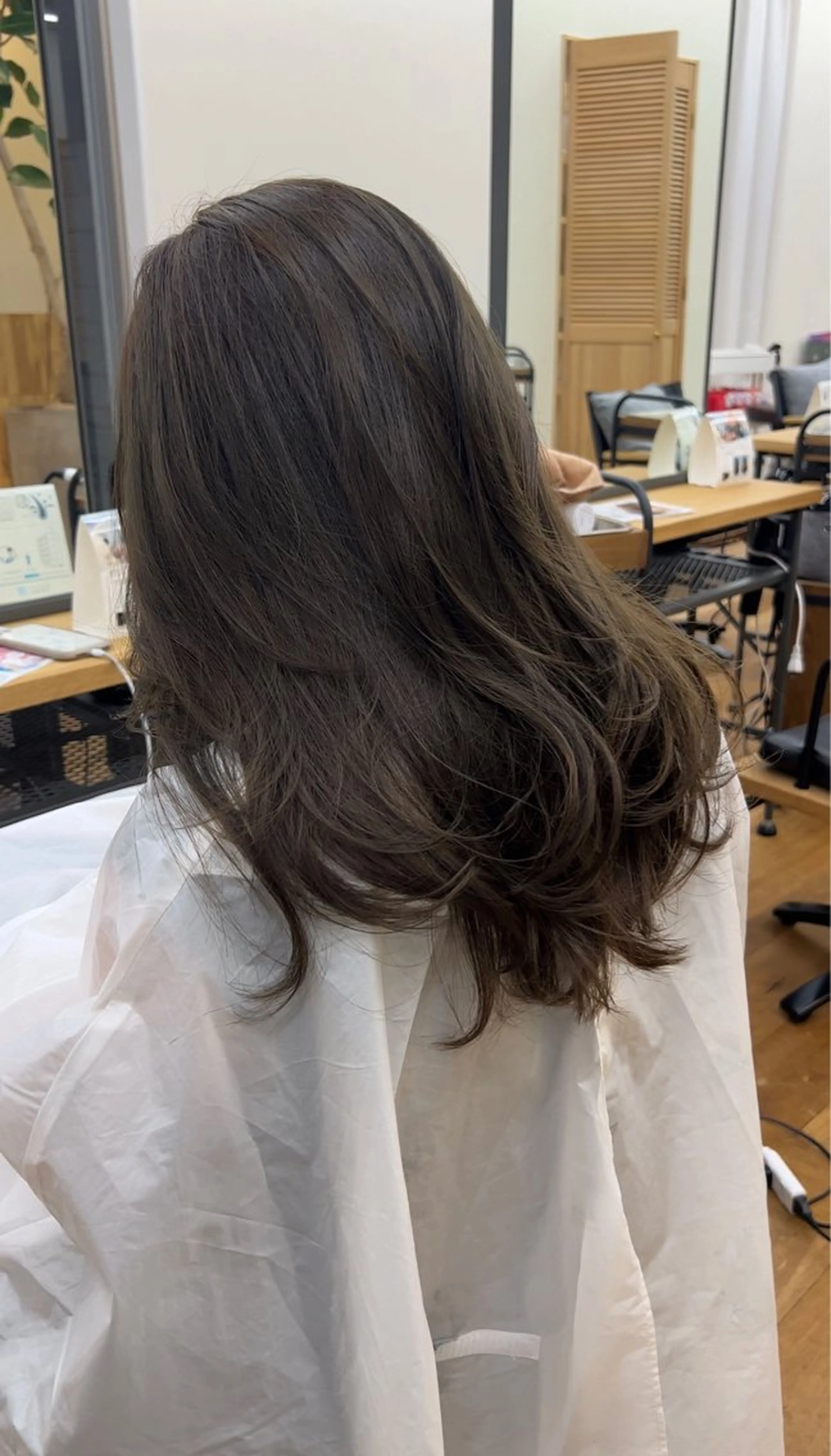 ロング 韓国風ヘア レイヤーカット ロング カット 抜きっぱなしブロンド /ハイトーン/カナタのヘアスタイル