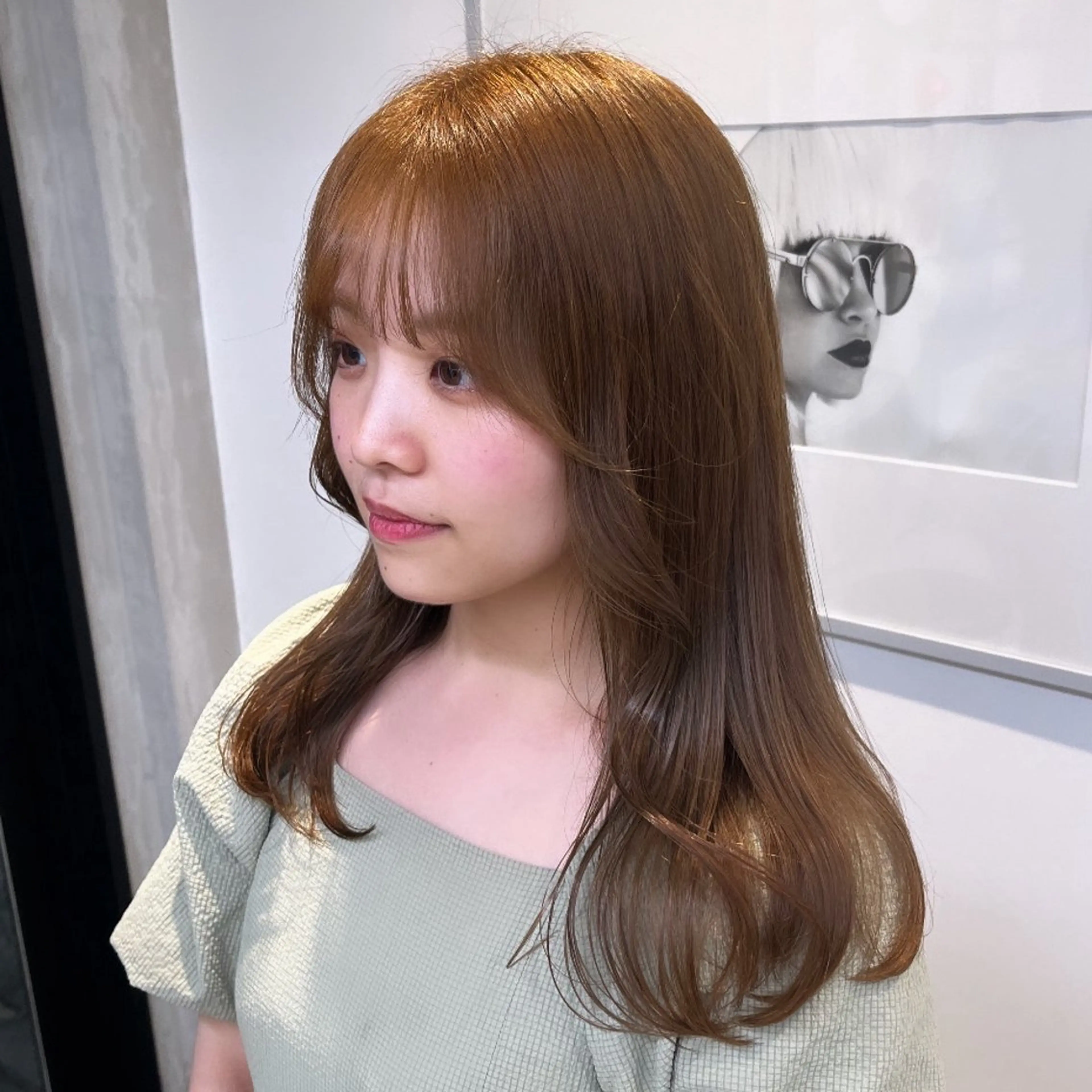 ミディアム カラー ベージュカラー ブリーチ ブラウンカラー ブラウンベージュ 透明感カラー ヘアカラー トリートメント ヘッドスパ ヘアセット カジュアルを女っぽく 𝗮𝘆𝗮𝗰𝗼のヘアスタイル