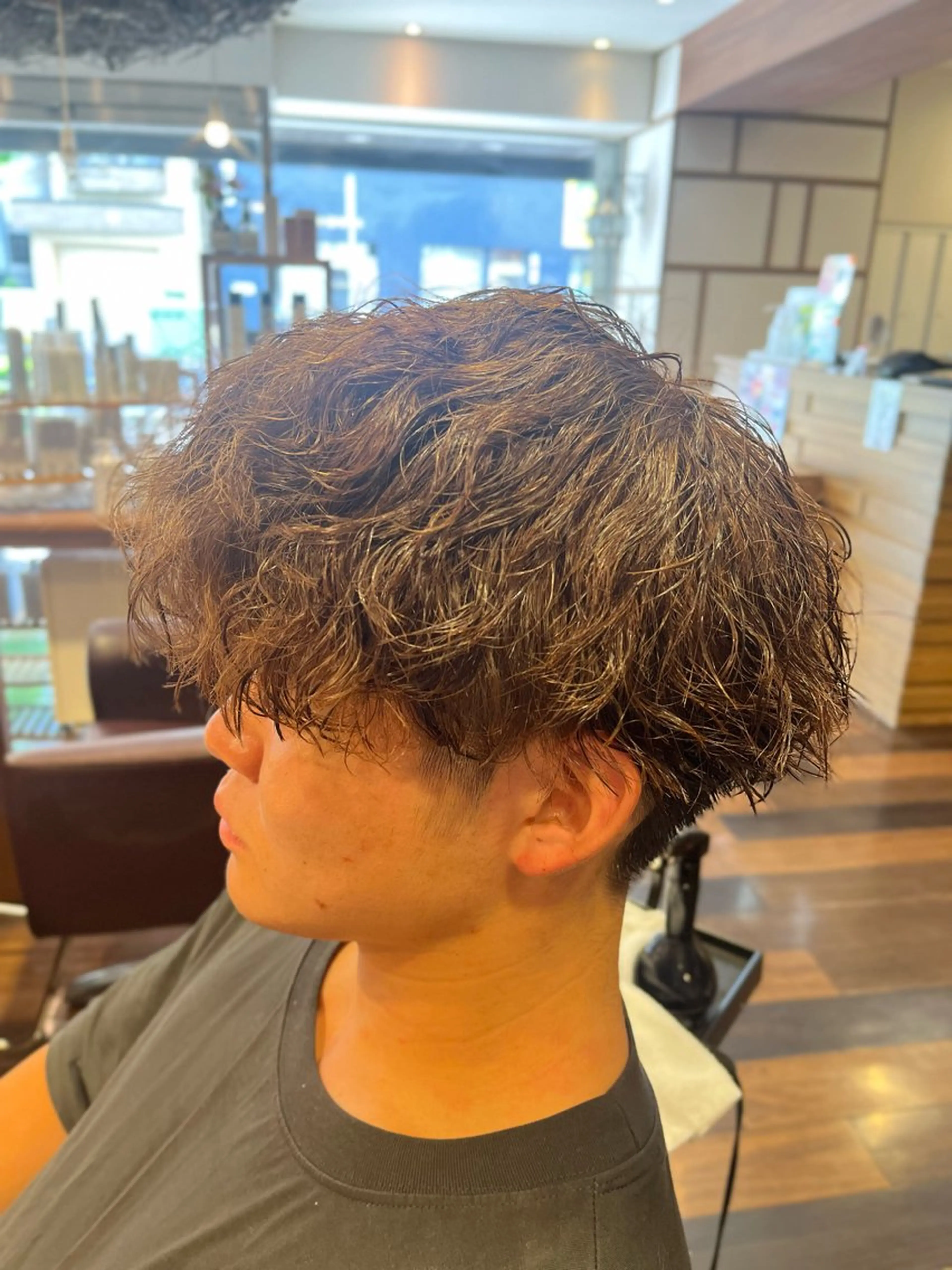ショート カラー パーマ メンズ メンズパーマ よしだ しおりのヘアスタイル