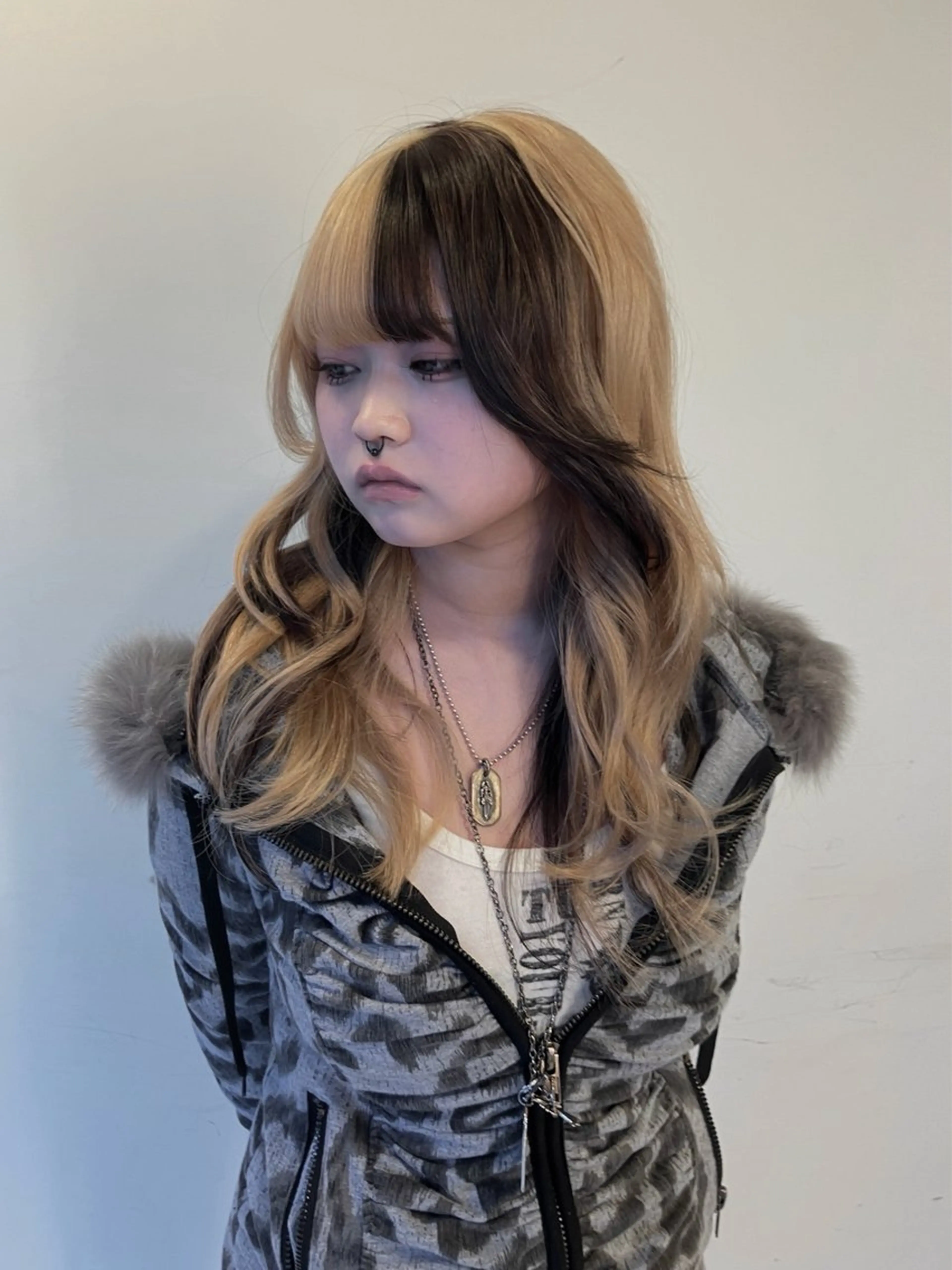 ロング カラー デザインカラー Hanaka🐈‍⬛ 海外×ニュアンスのヘアスタイル