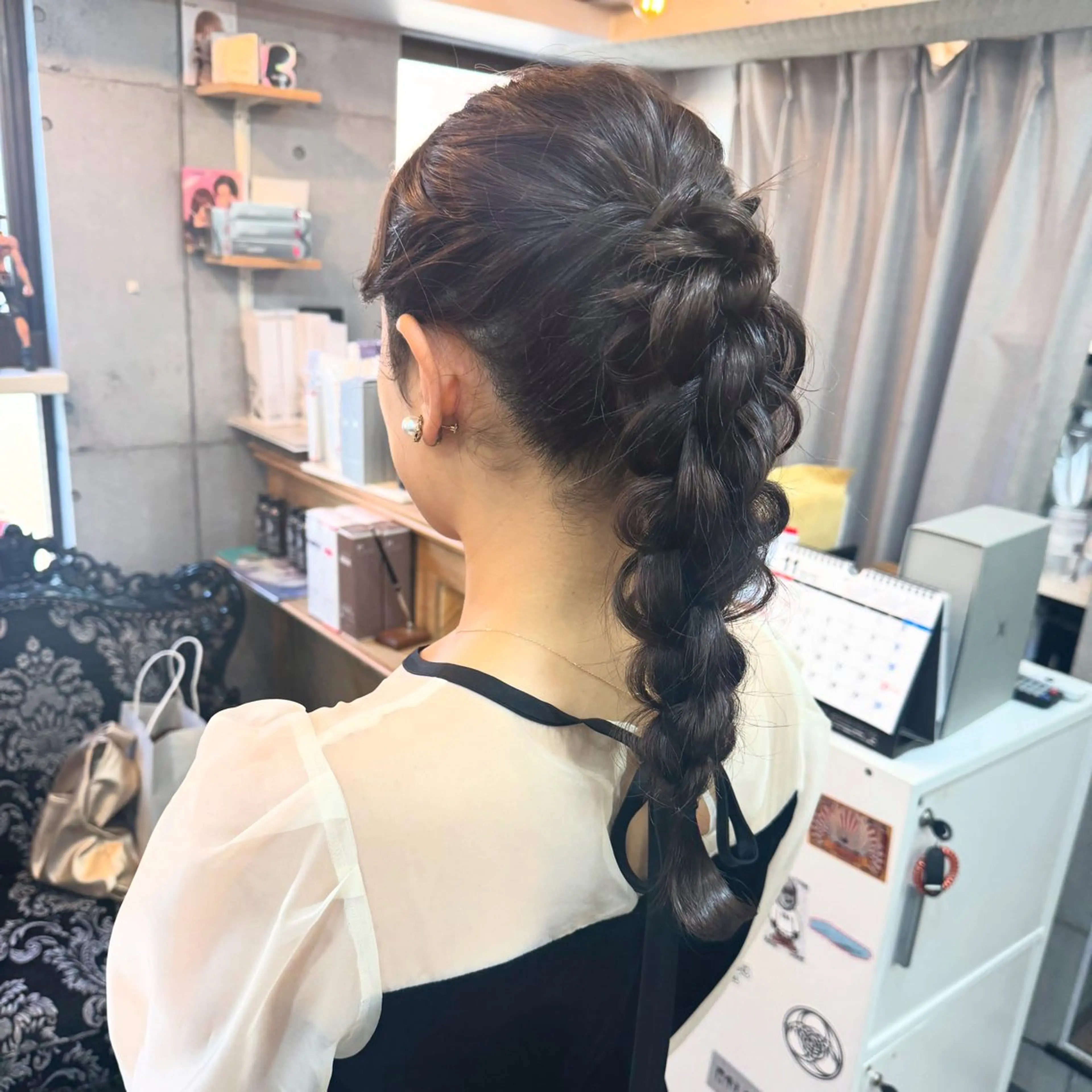 セミロング ヘアアレンジ ヘアセット 石井 綺乃のヘアスタイル