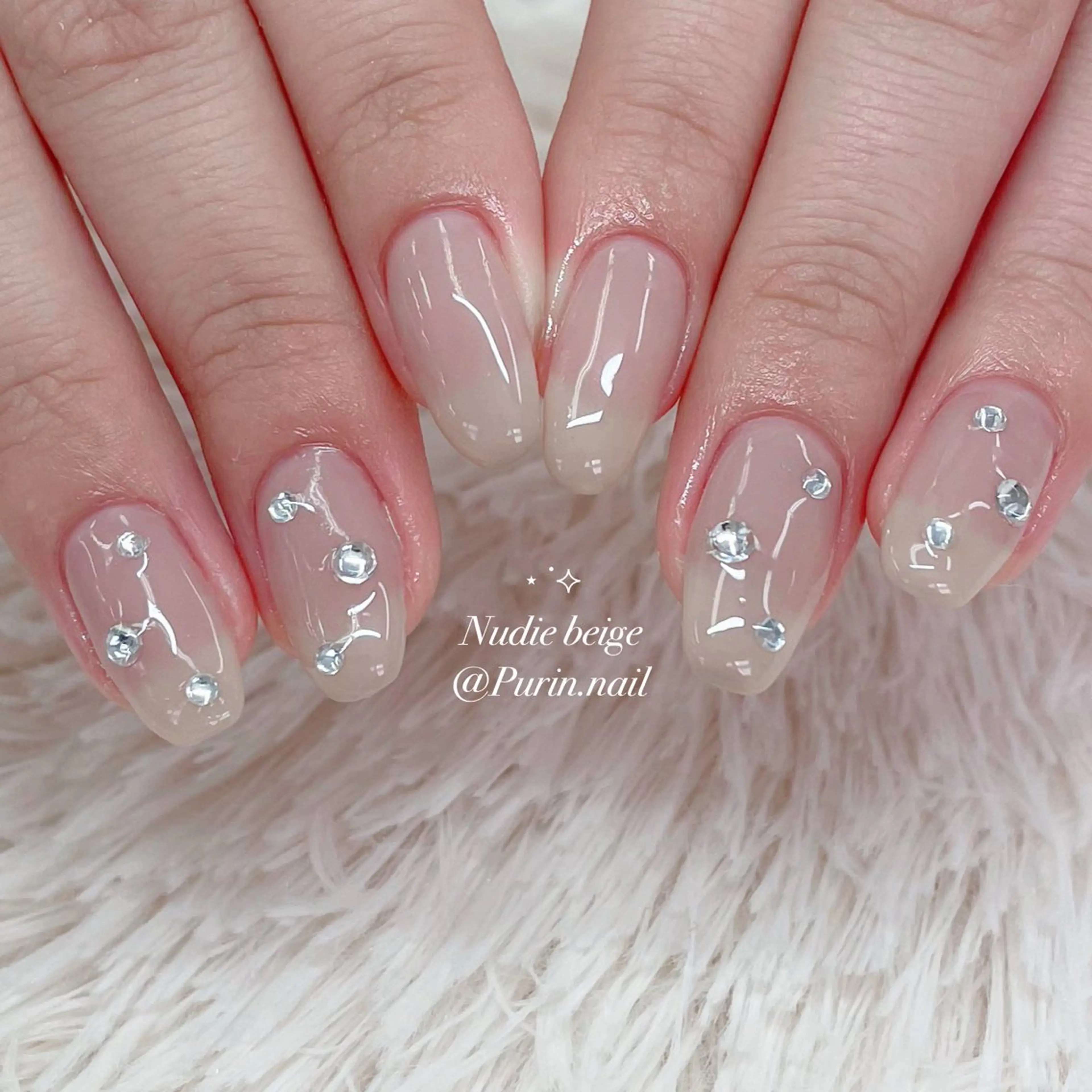 ネイル ストーンネイル ハンドネイル Nails by Purin🍮のネイルデザイン