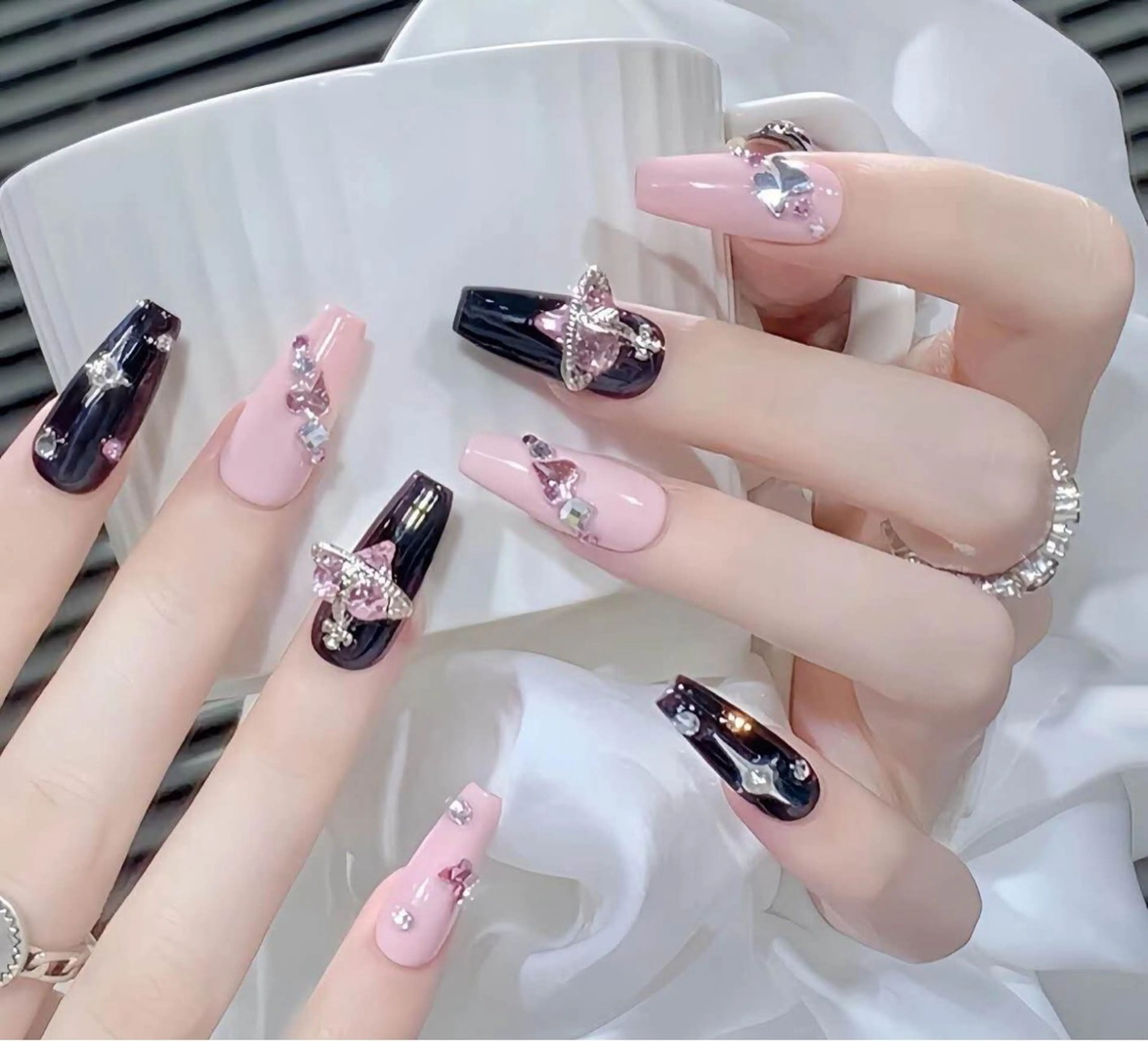 ネイル 小島 阿佑美のネイルデザイン