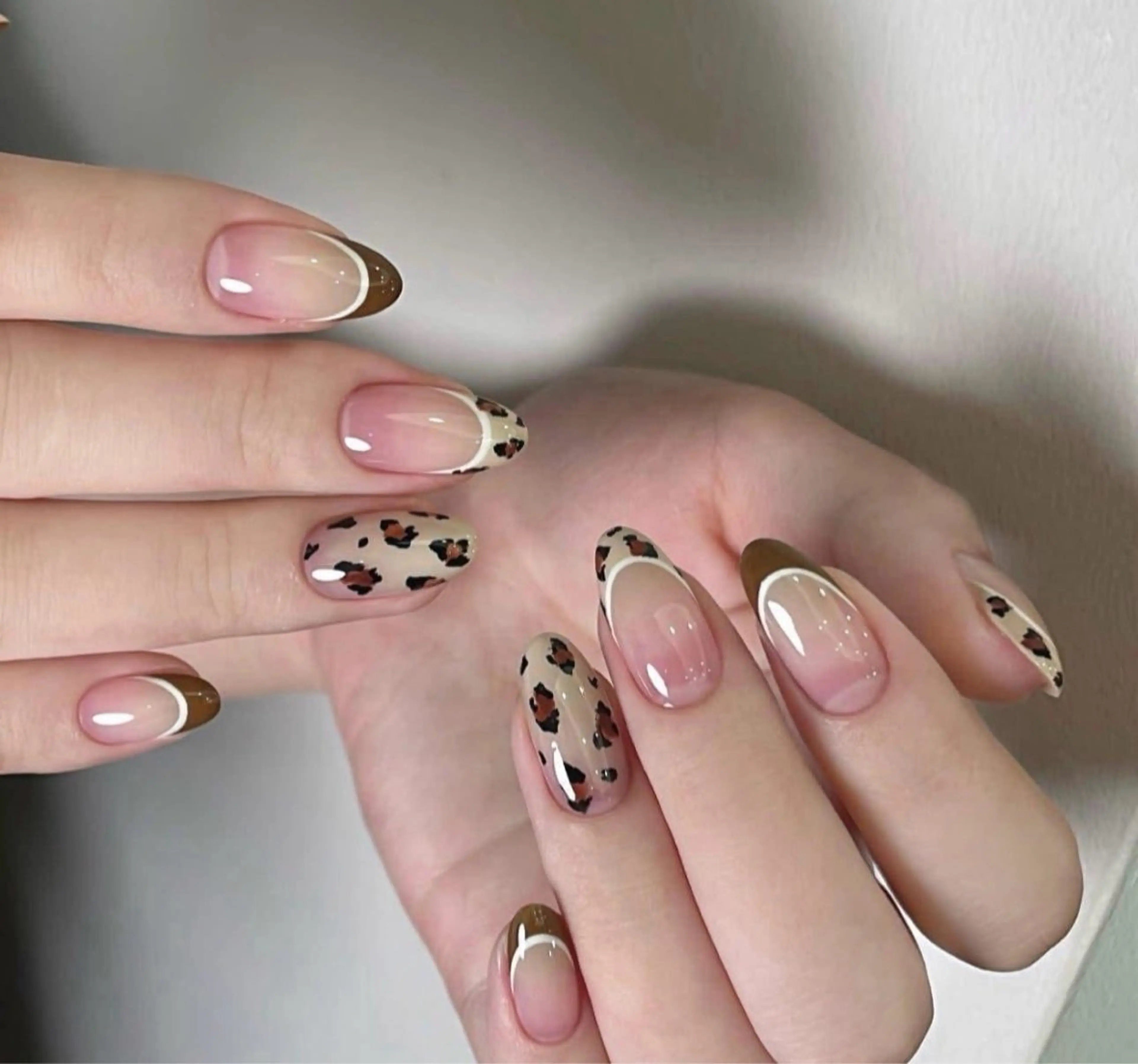 ネイル チークネイル 長さ出し フットネイル ジェルネイル 卒業式 𝓐𝓷𝓻𝓲 XiinhNailのネイルデザイン