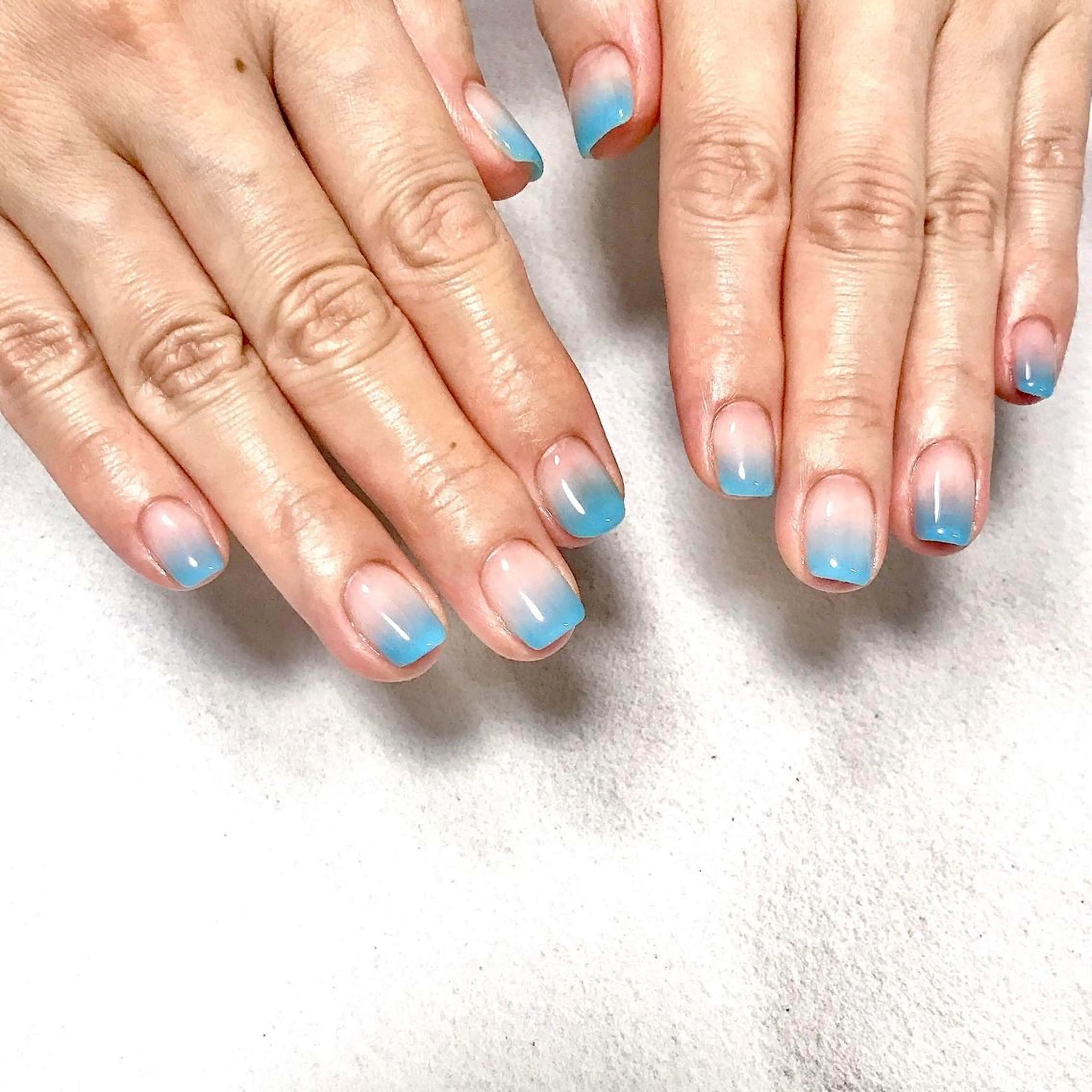 ネイル グラデーション ラメ(グリッター) ストーンネイル 夏ネイル ステラ marikominoのネイルデザイン