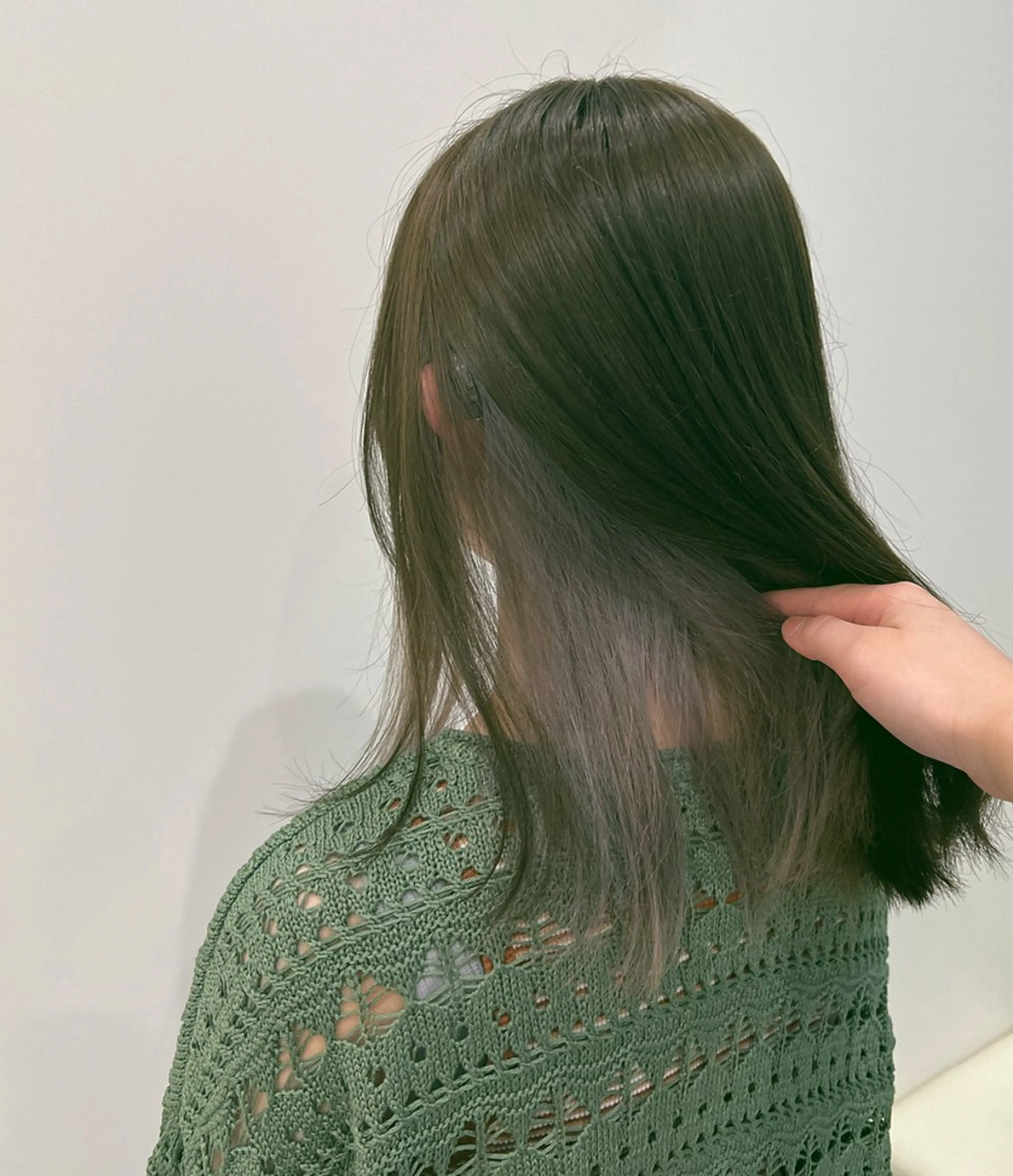 セミロング カラー ベージュカラー ブリーチ グレージュ ブリーチなしカラー オリーブベージュ 💖似合わせ💖 / 小川叶華のヘアスタイル