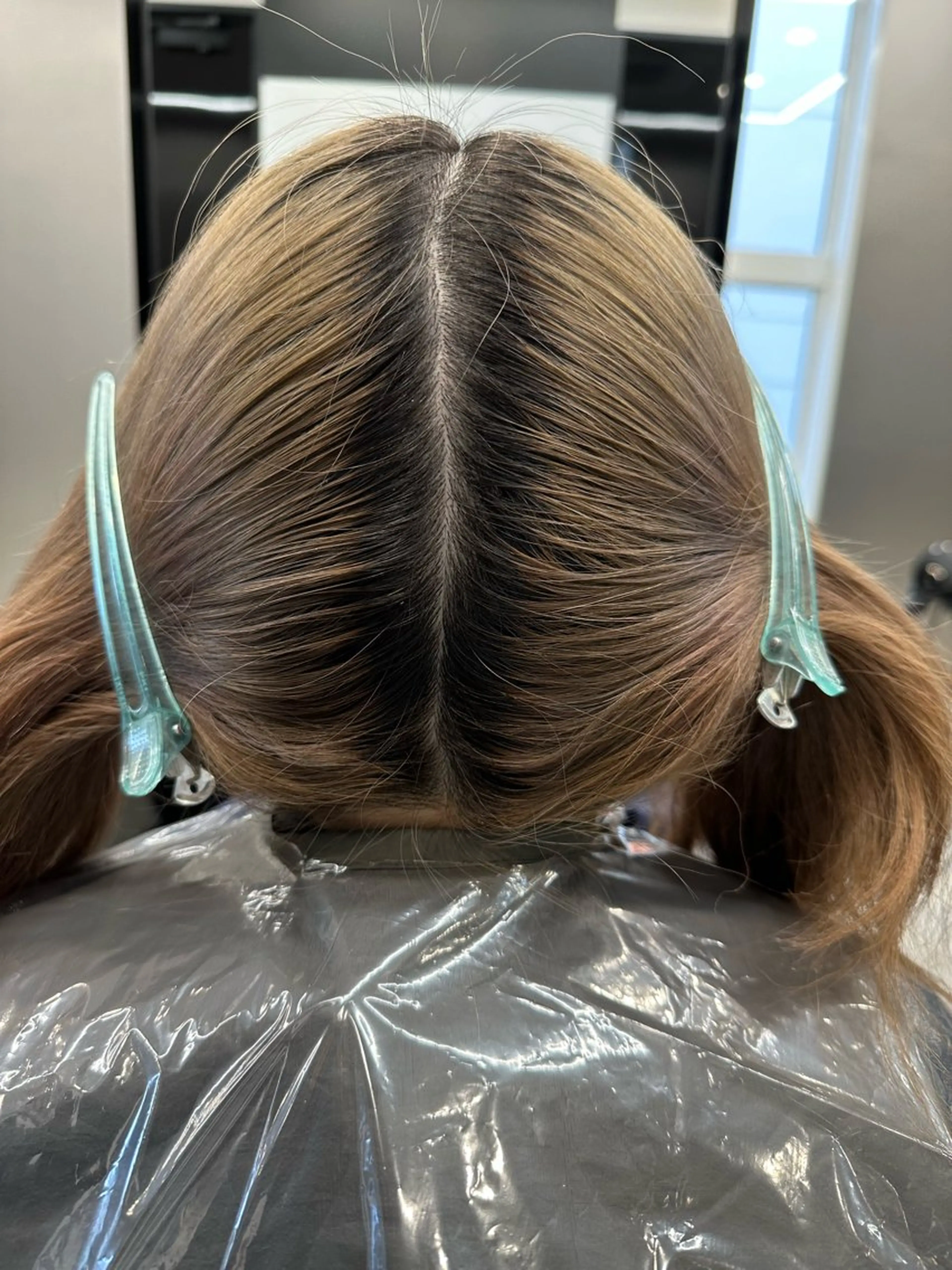 ミディアム カラー ブリーチ ヘアカラー ✨【髪質改善/縮毛 矯正】✨ゆうほのヘアスタイル