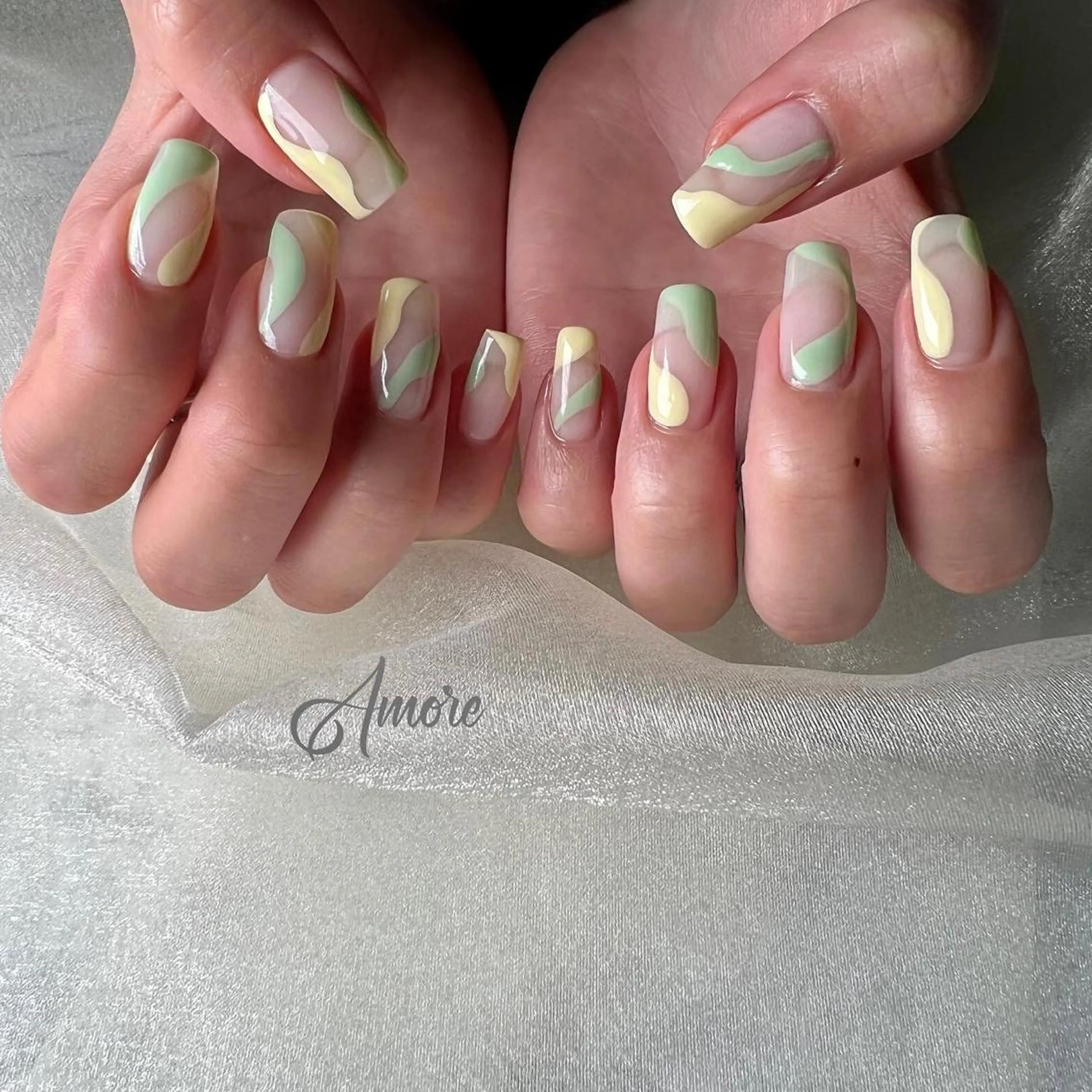 ネイル ジェルネイル 氷ネイル・うるうるネイル マグネットネイル ミラーネイル ニュアンスネイル You kyehwaのネイルデザイン