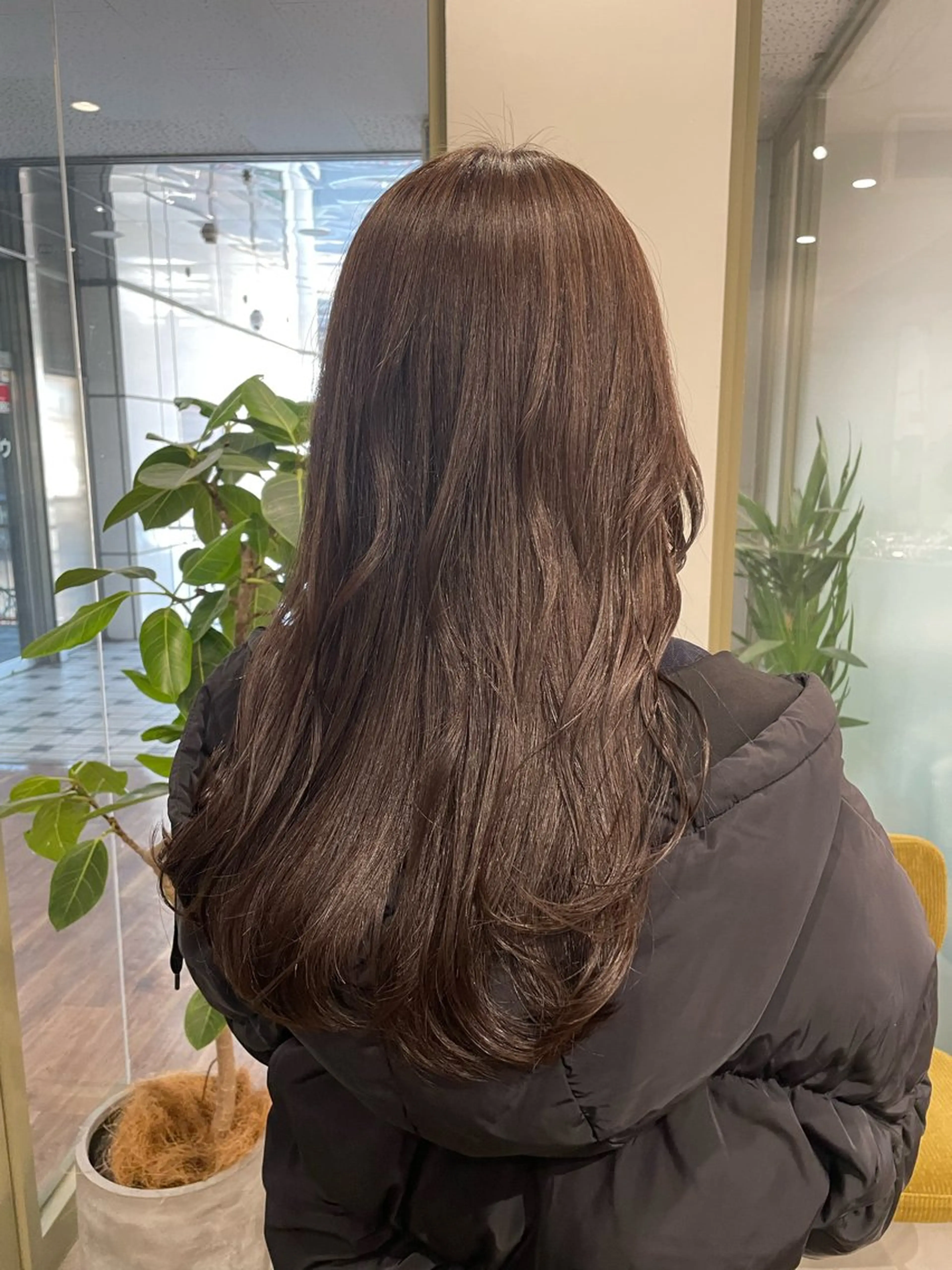 ロング カラー カットパーマモデル 山中 遥のヘアスタイル