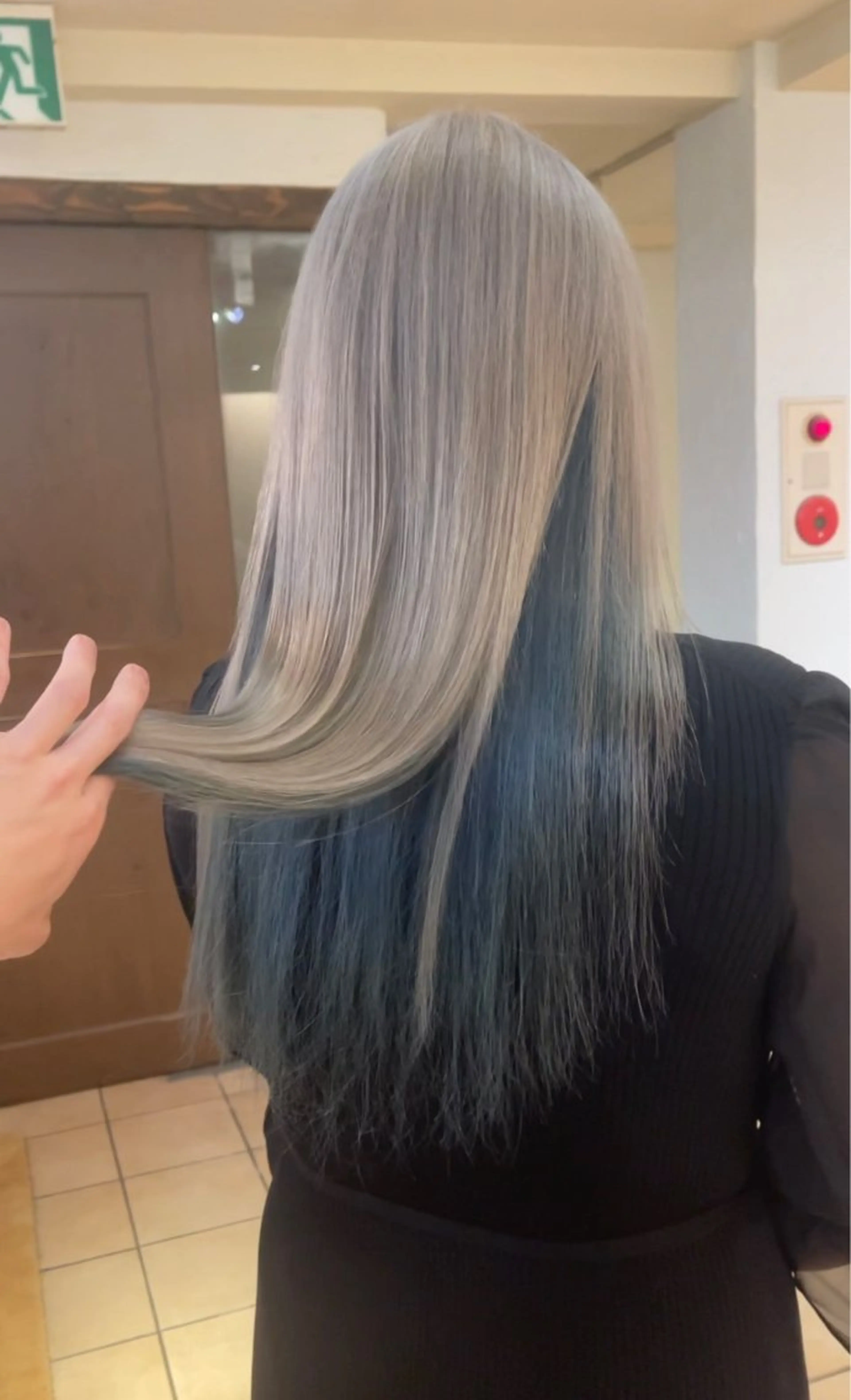 ミディアム カラー ブリーチ カット ヘアカラー トリートメント 海外レイヤー/ レイヤーカット/和田のヘアスタイル
