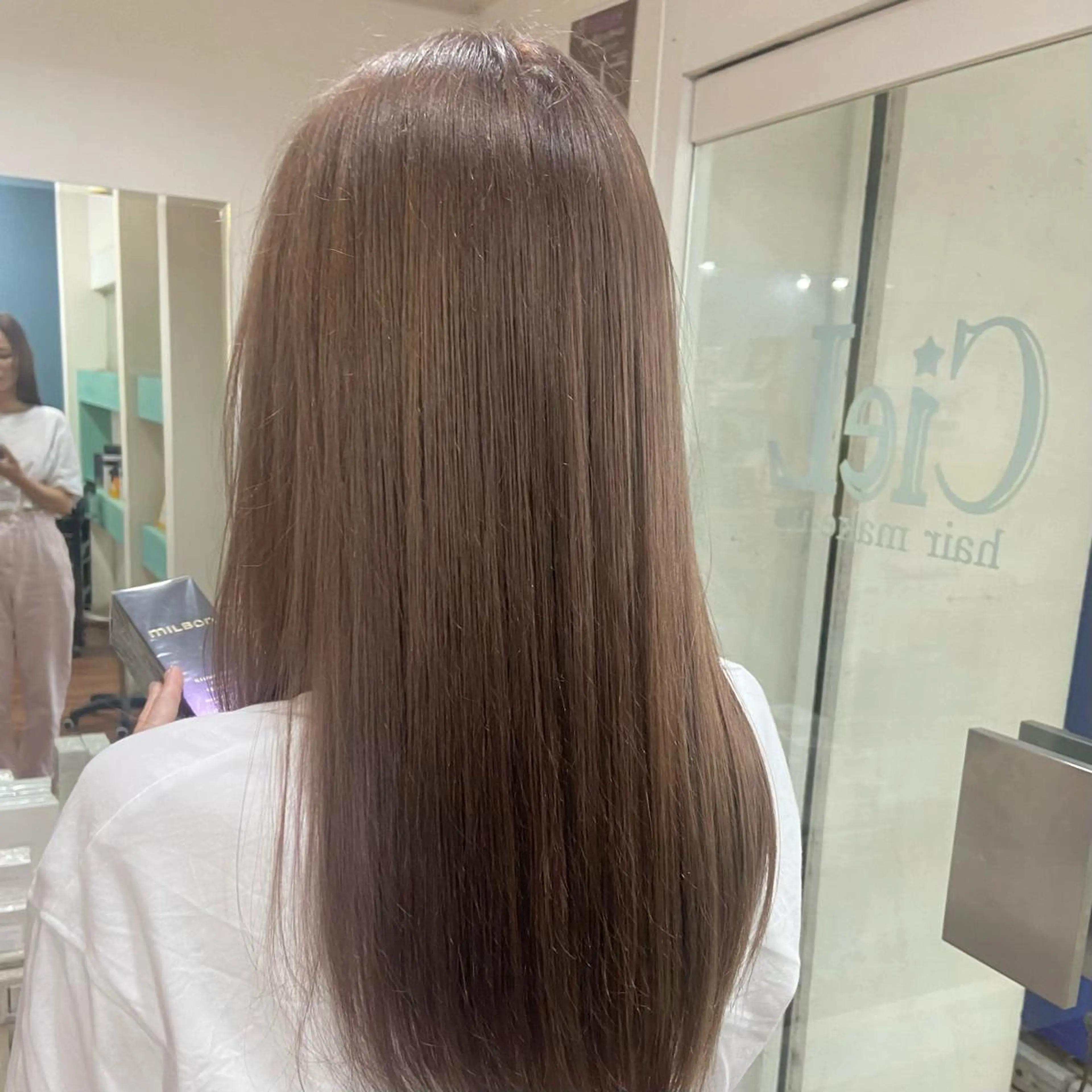 ロング カラー グレージュ 髪質改善/透明感 カラー/西川奈穂のヘアスタイル