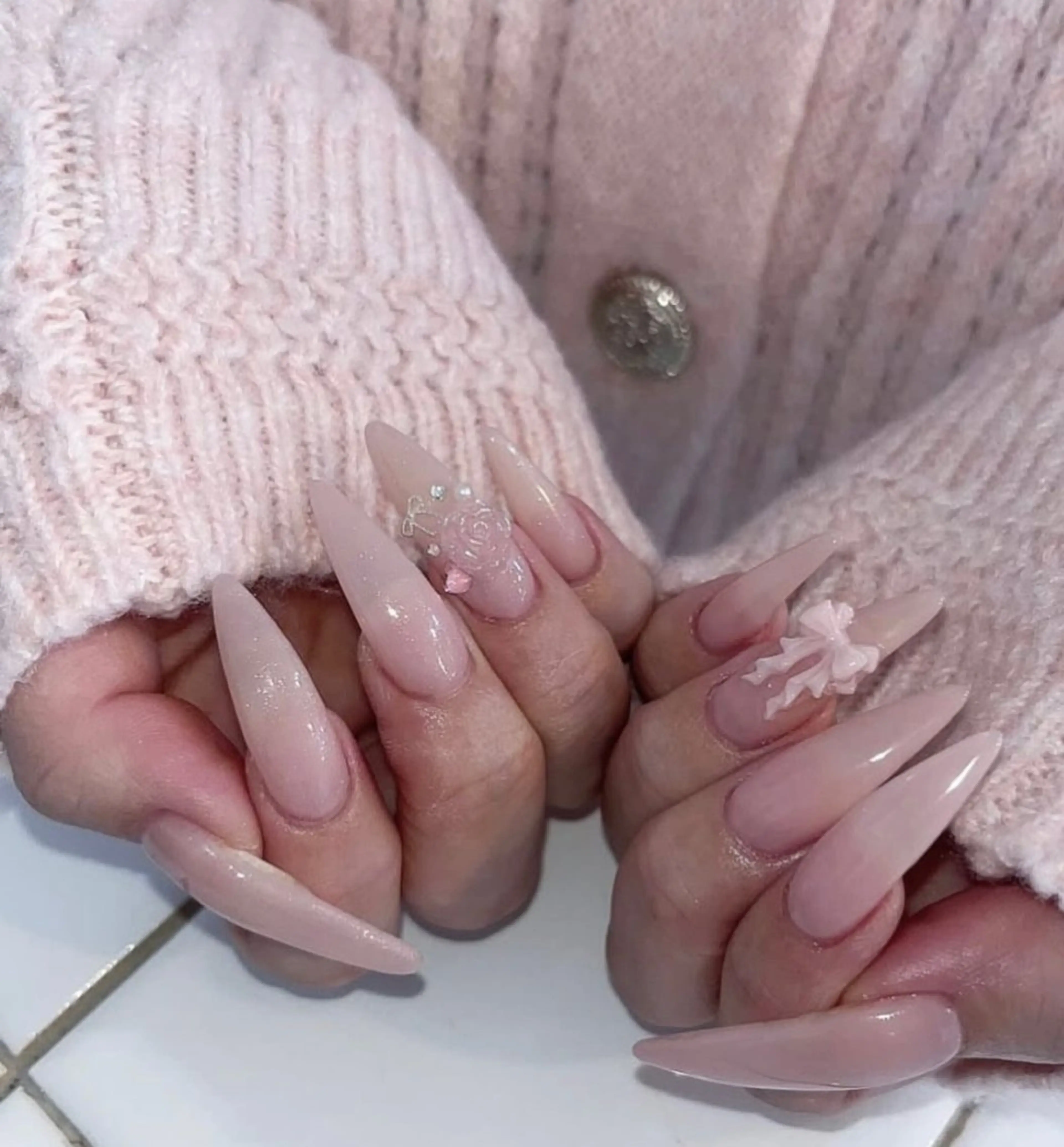 ネイル アートネイル ストーンネイル ネイルチップ NiJi Nailsのネイルデザイン