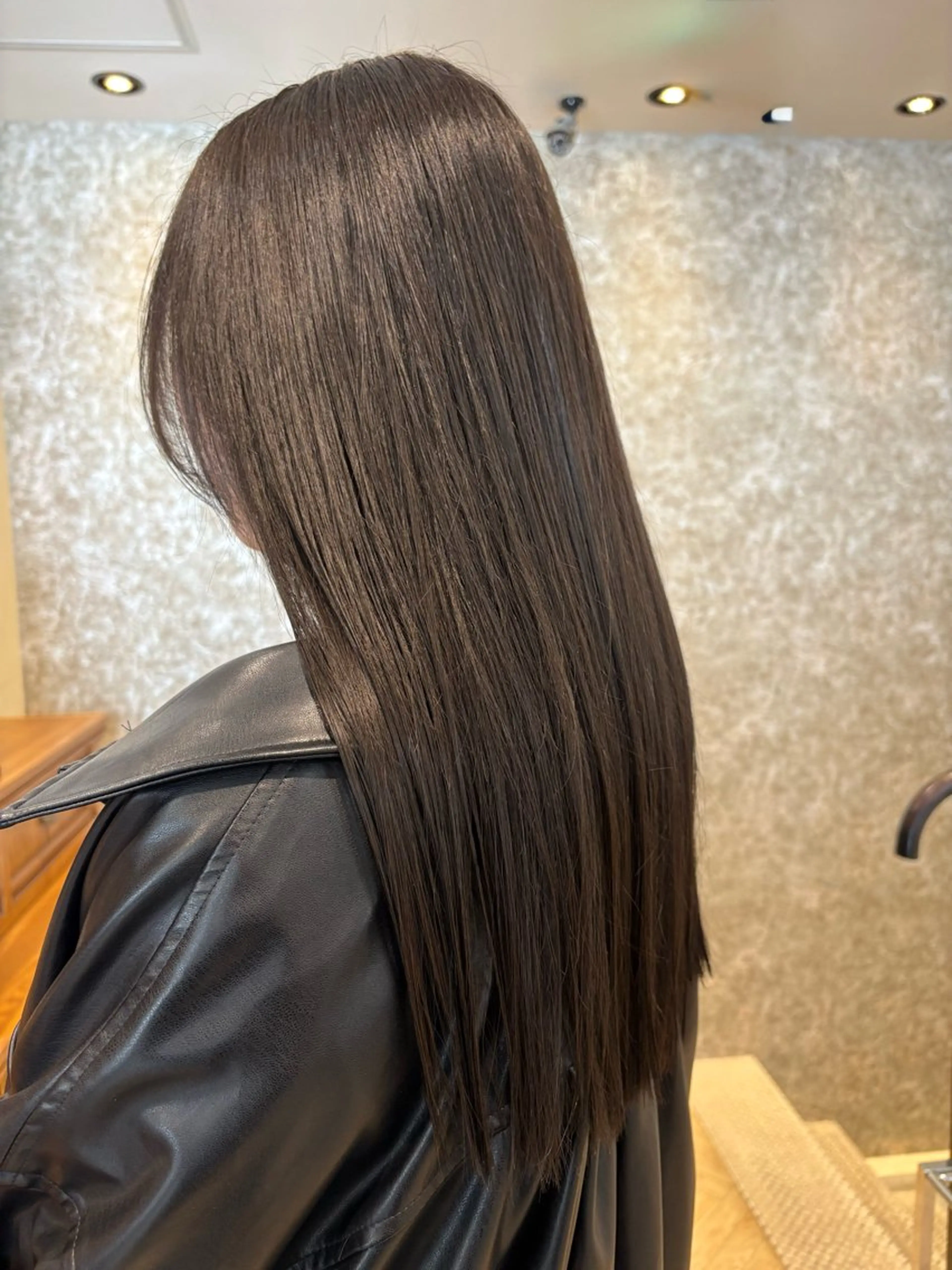 ロング カラー アベ ミスズのヘアスタイル