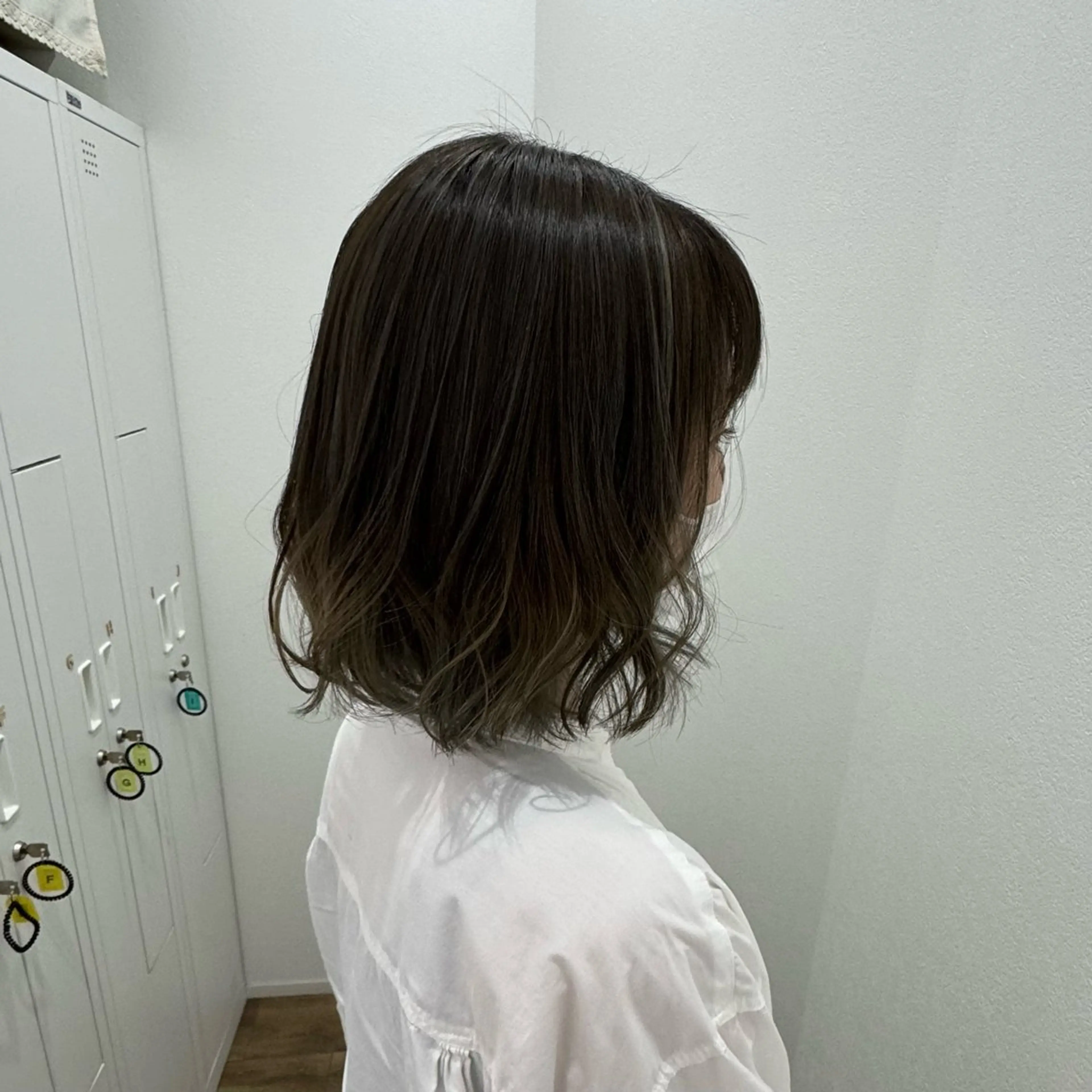 ミディアム カラー グラデーションカラー ハイライトカラー ハイライト 杉江 恋波のヘアスタイル