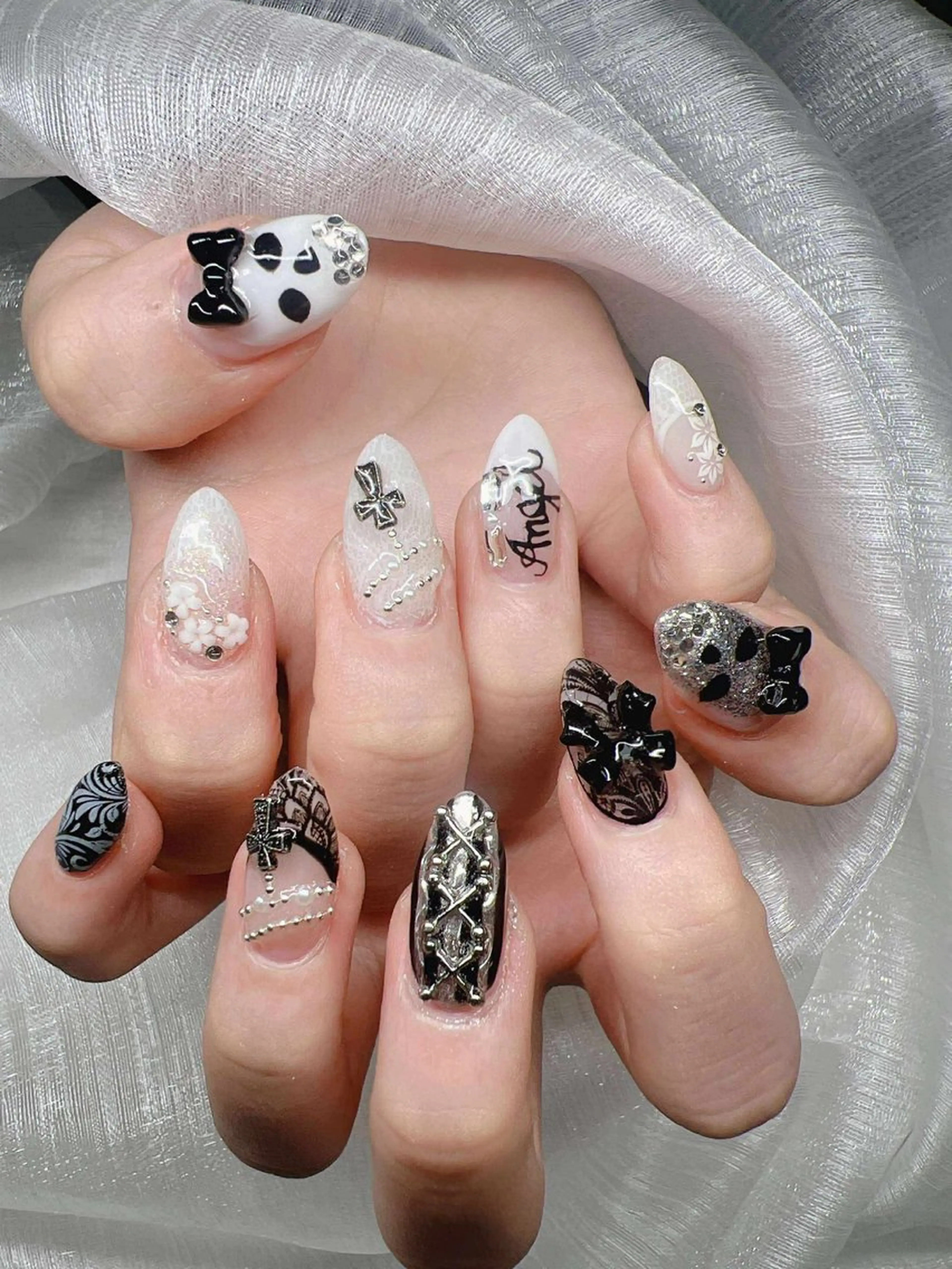 ネイル 長さ出し グラデーション 卒業式 キラキラネイル マグネットネイル ハンドネイル Lee Nailsのネイルデザイン