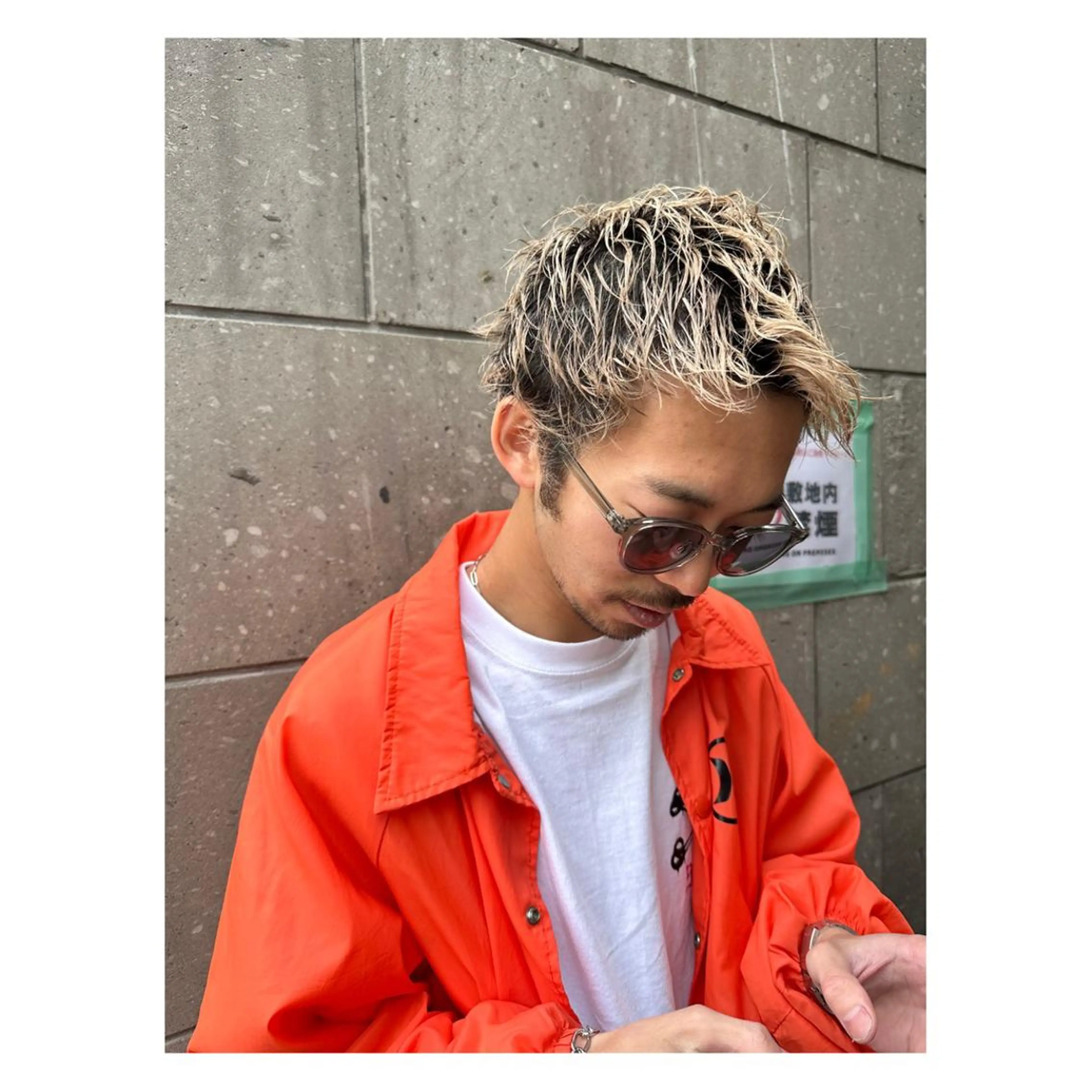 カラー メンズ スパイキーショート ブロンド カット ヘアカラー トリートメント メンズパーマ 次元のヘアスタイル