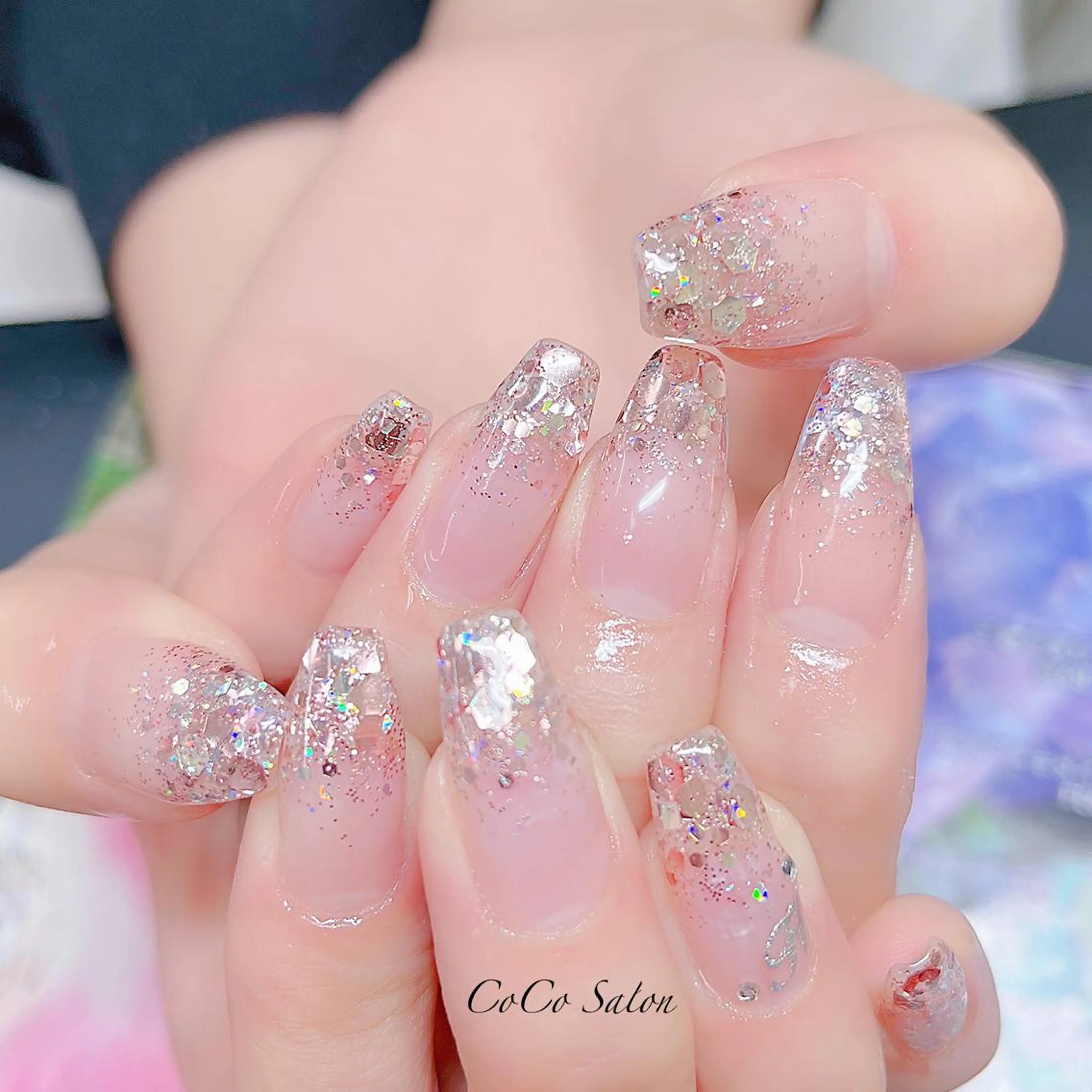 ネイル 長さ出し ジェルネイル ゴールド グラデーション ホログラムネイル ハンドネイル CoCoSalon ネイル/まつ毛予約のネイルデザイン