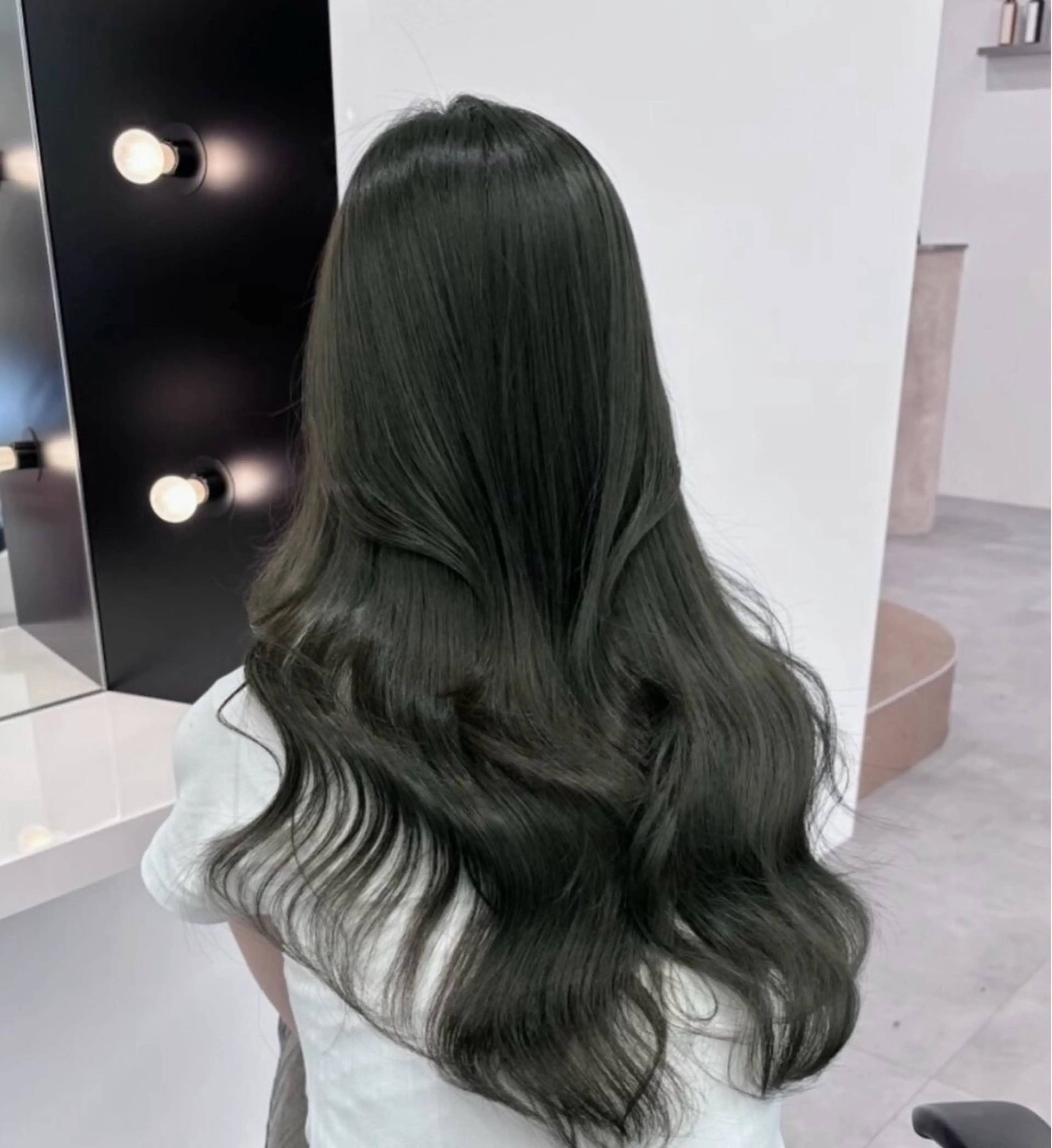 ロング ボブ 顔まわりレイヤー 顔周りカット 髪質改善 韓国風ヘア 松井 にこのヘアスタイル