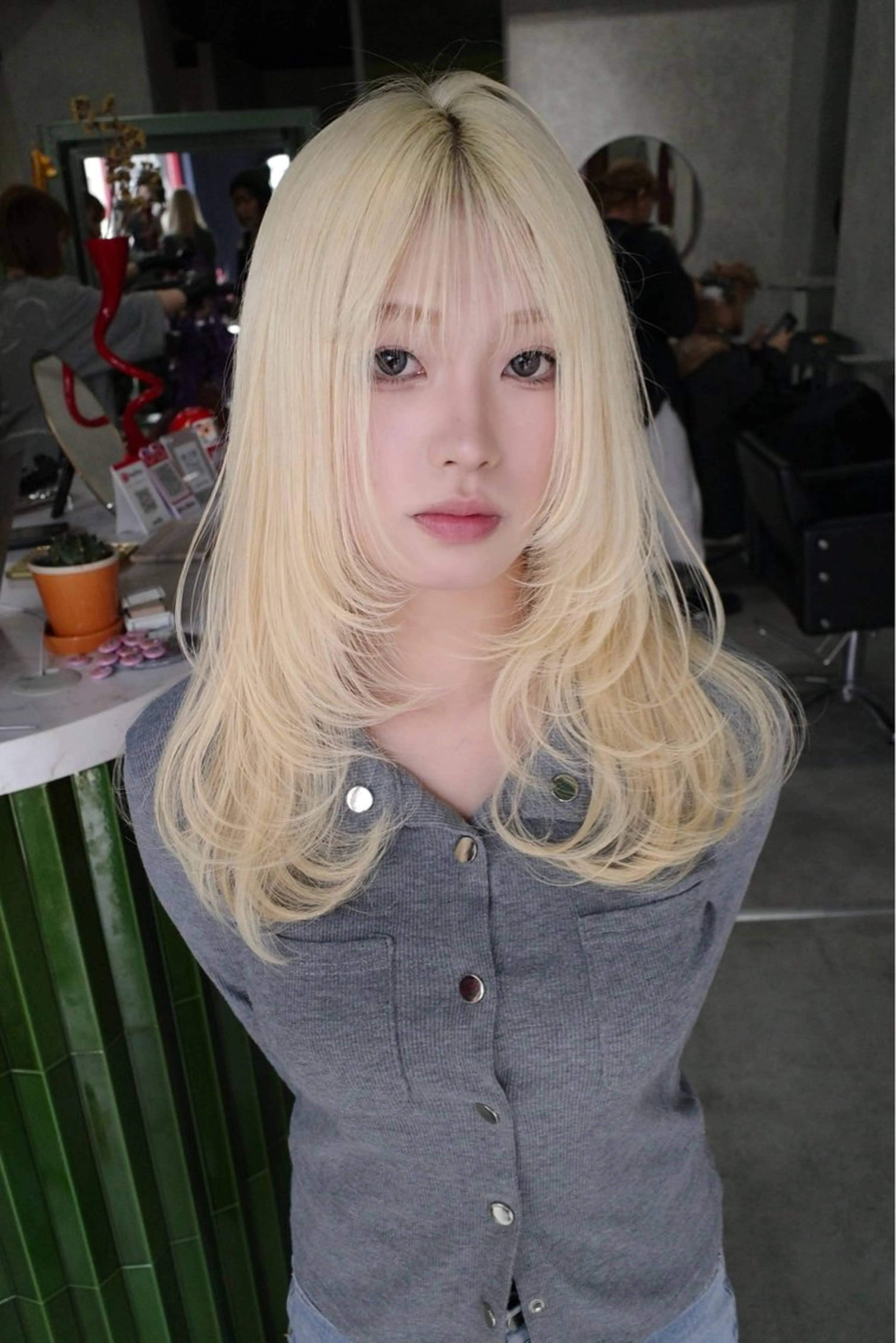 ロング カラー ハイトーンカラー 顔まわりレイヤー レイヤーカット ウルフカット カット ヘアカラー ウルフ/レイヤー/ 渋谷🔮Yudaiのヘアスタイル