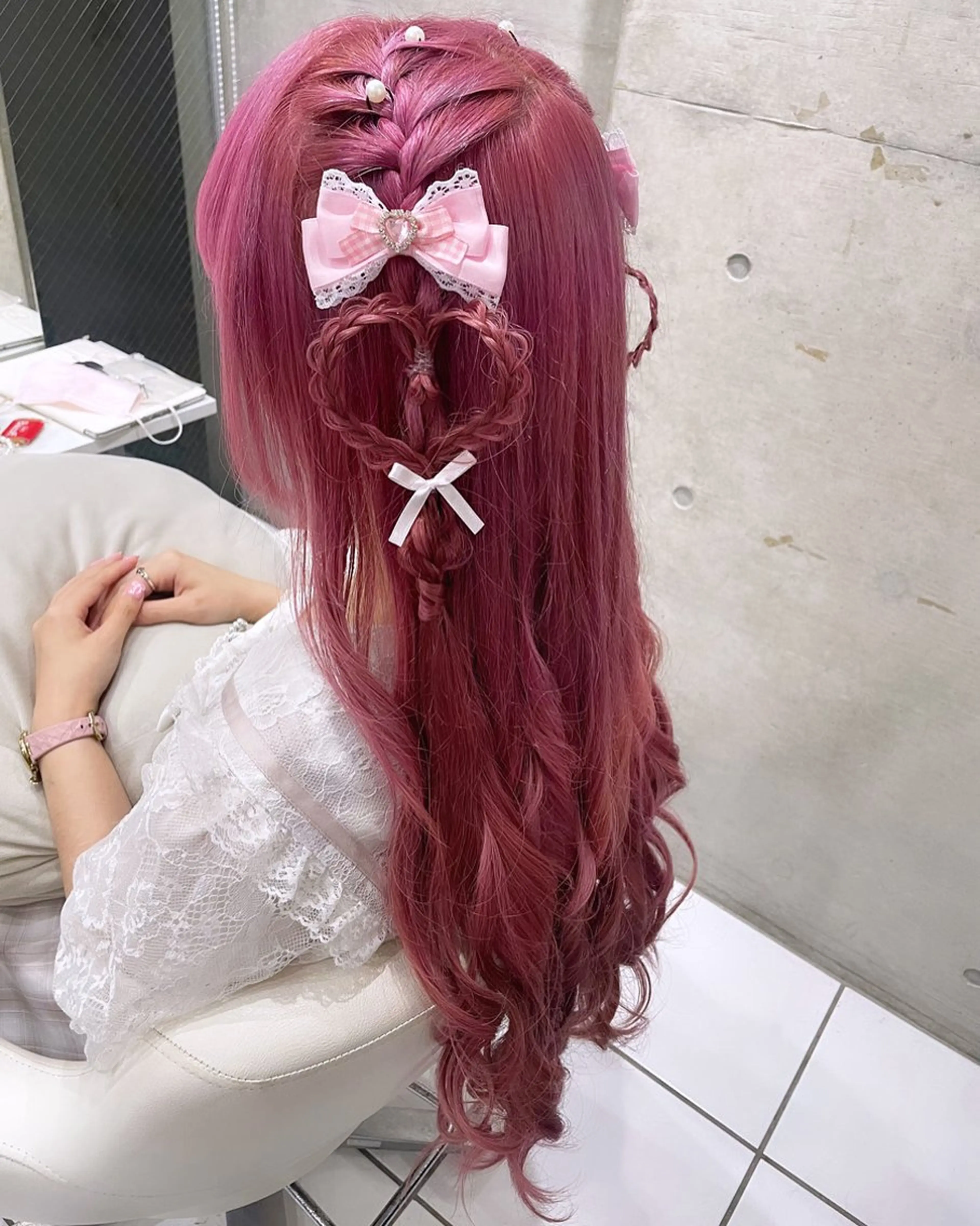 ヘアアレンジ ヘアセット 🍭ハイトーン/ デザインカラー🦄のヘアスタイル