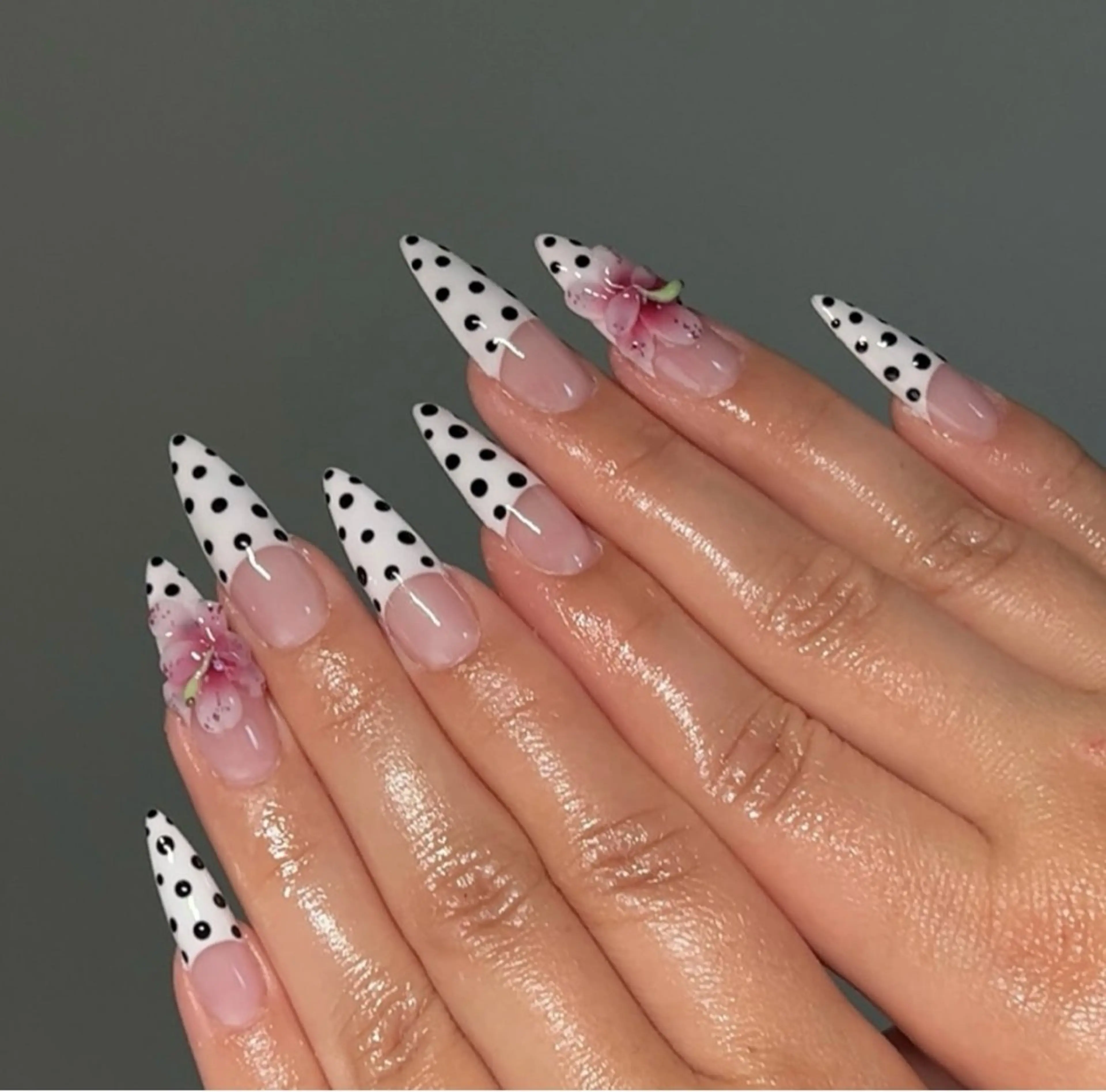 ネイル アートネイル 長さ出し ジェルネイル マグネットネイル ニュアンスネイル なな_ CloudyChanのネイルデザイン