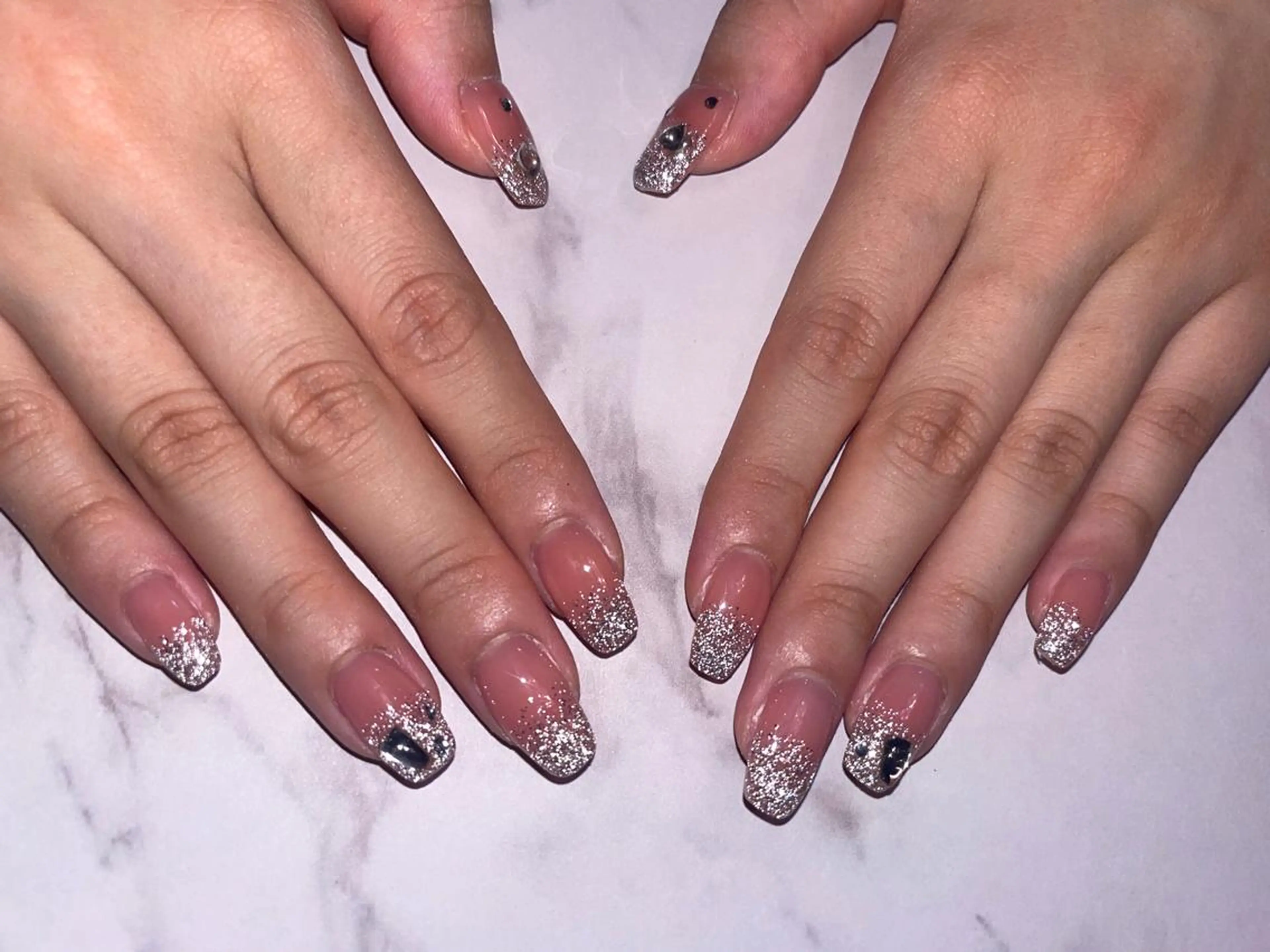 ネイル フラッシュネイル グラデーション Whity kiriのネイルデザイン