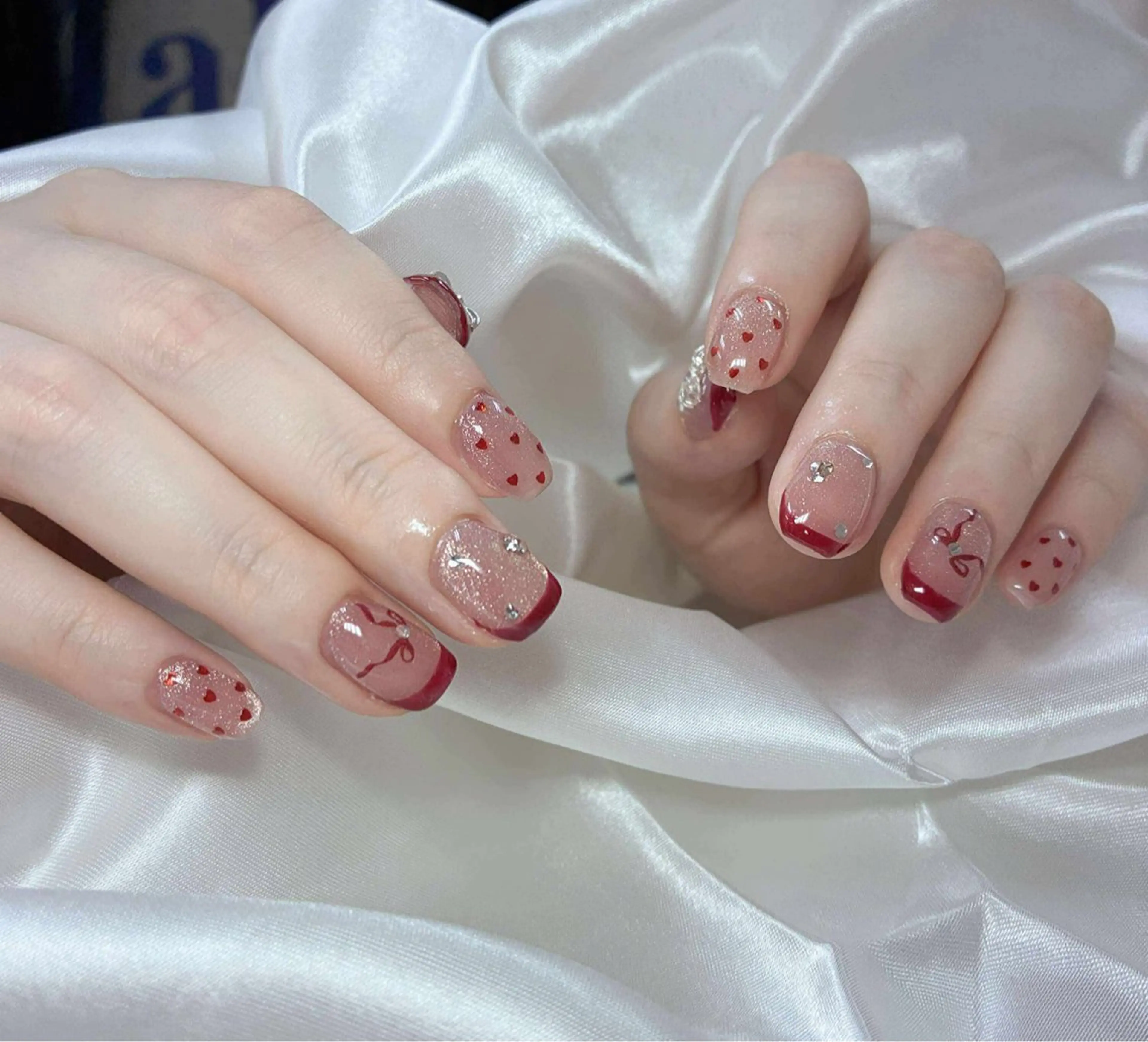 ネイル フレンチネイル グラデーション 韓国ネイル マグネットネイル ニュアンスネイル ハンドネイル Hara Nail 【パラジェル使用】のネイルデザイン