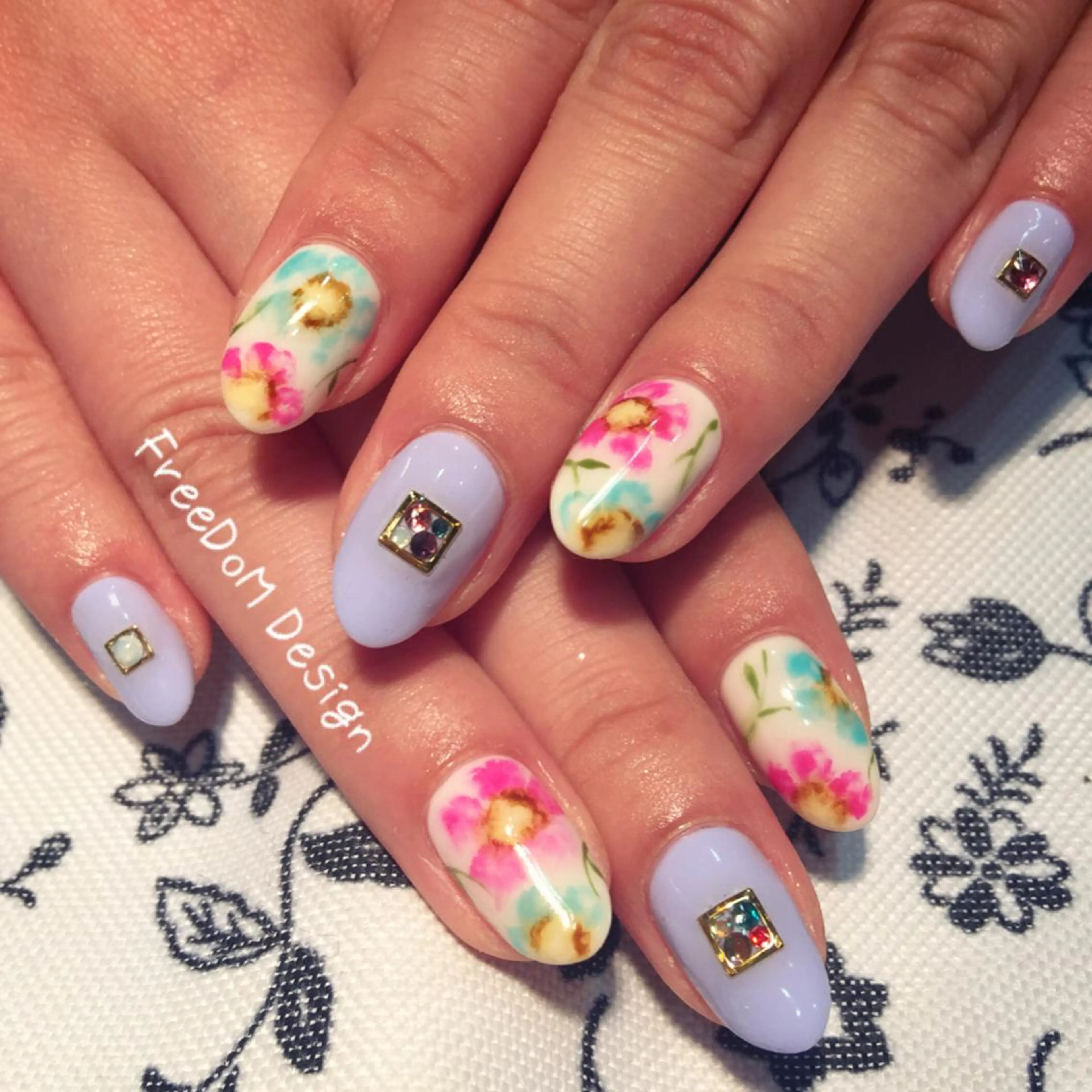 ネイル アートネイル ＦreeDoＭ   Design所属・W KUMIのネイルデザイン