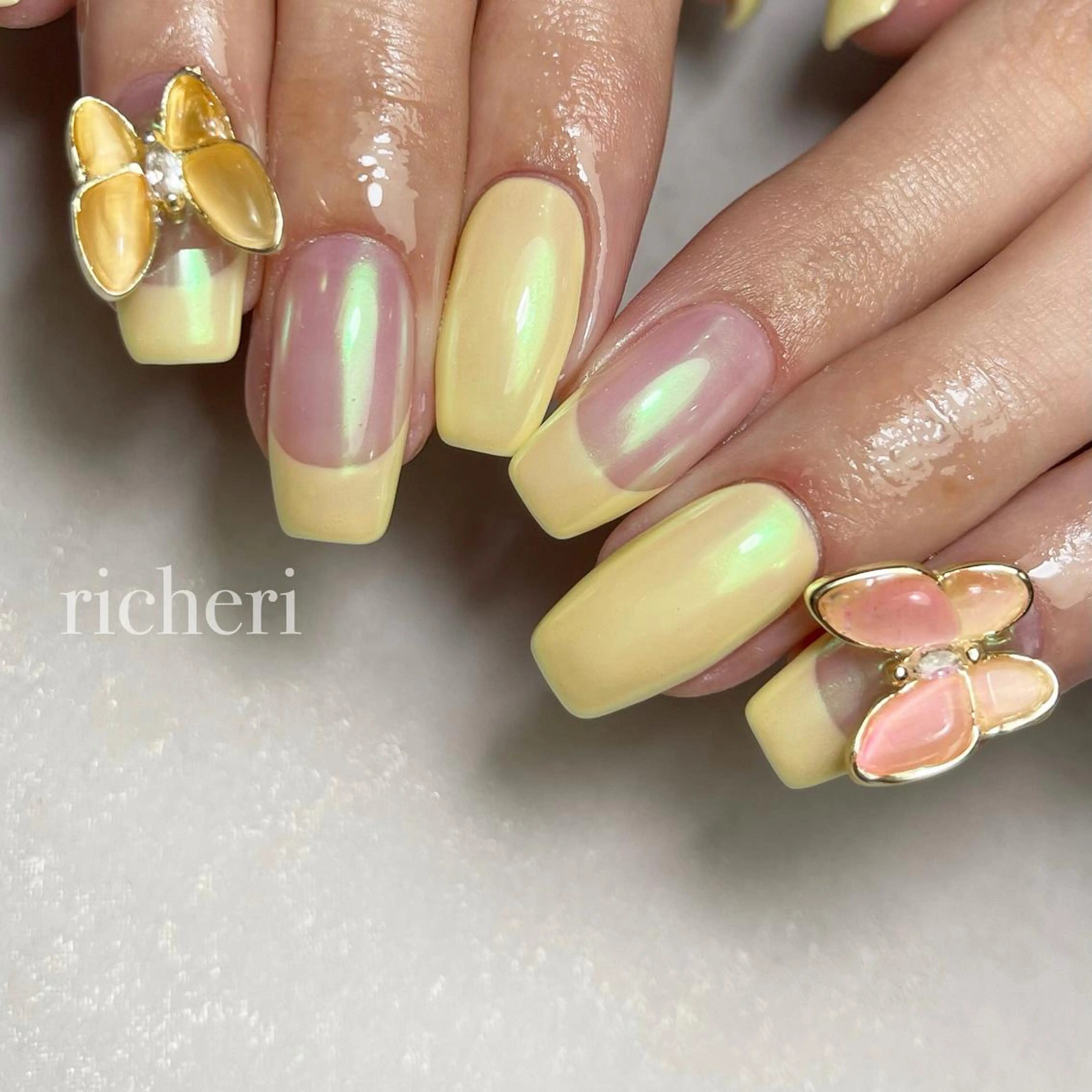 ミディアム ネイル ハンドネイル richeri beautyのエステ・リラクイメージ