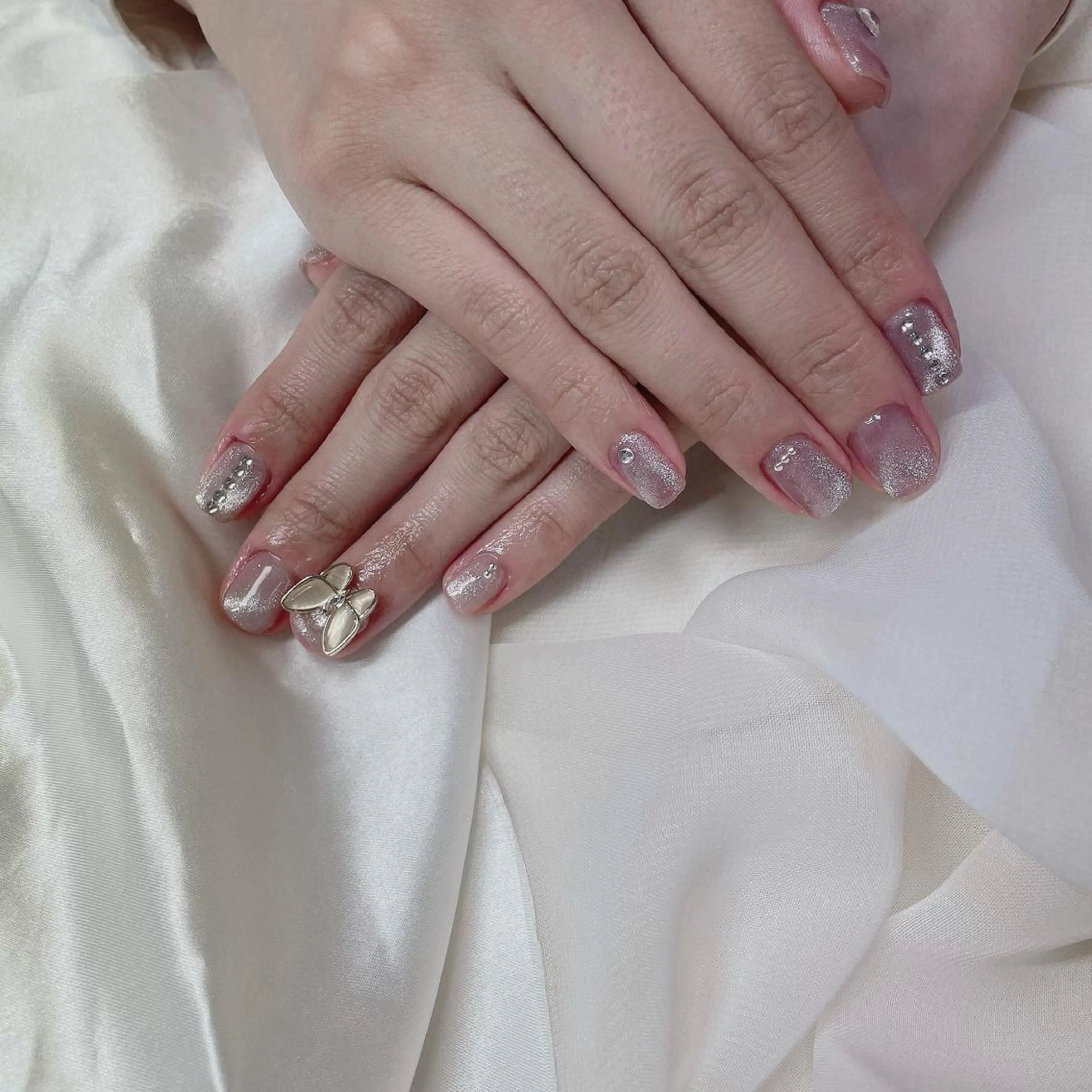 カラー ネイル マグネットネイル 𓂃🦢Aurora Swan🌙𓂃のネイルデザイン