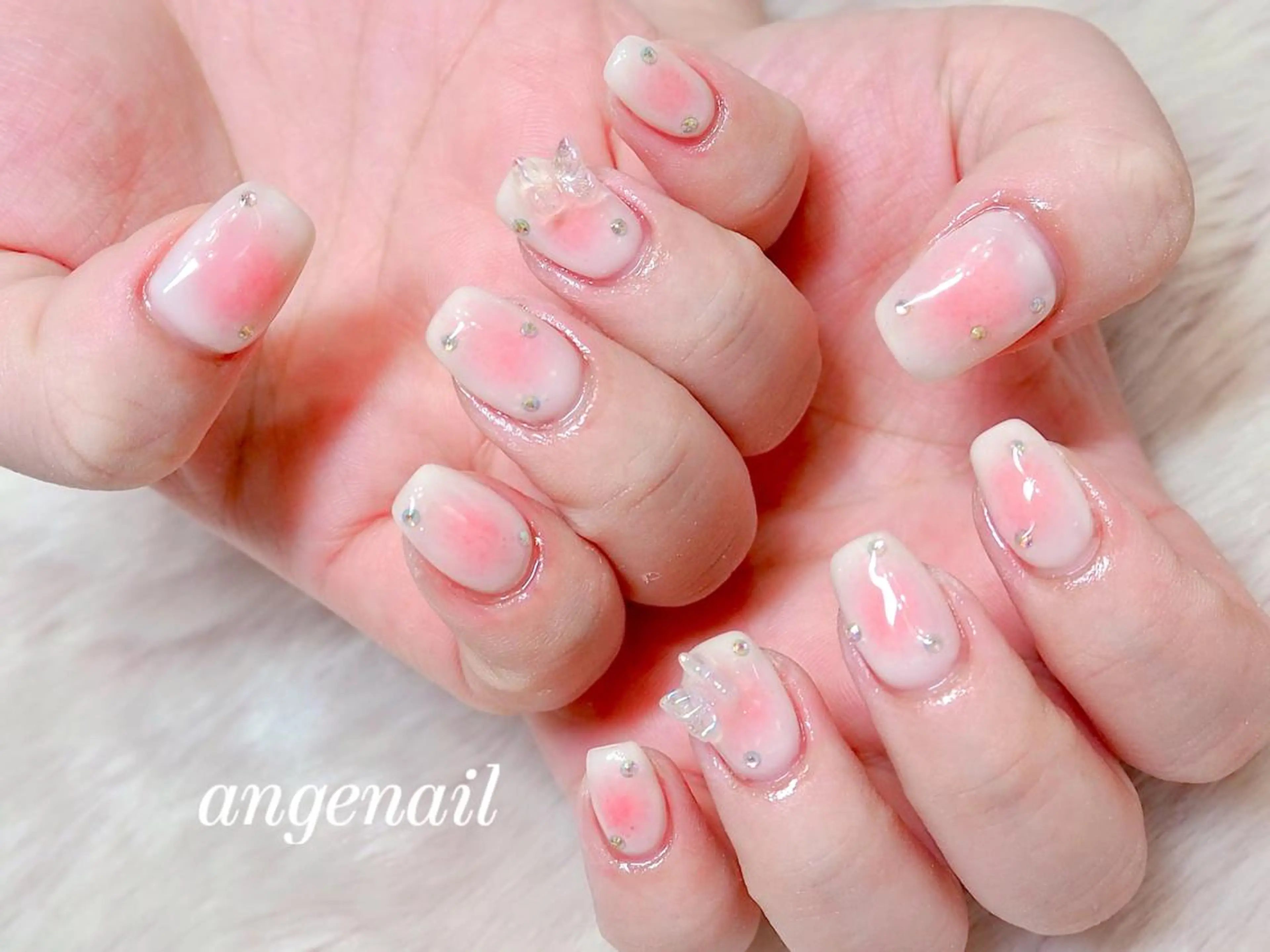 ネイル ハンドネイル オーナーネイリスト MAKIのネイルデザイン