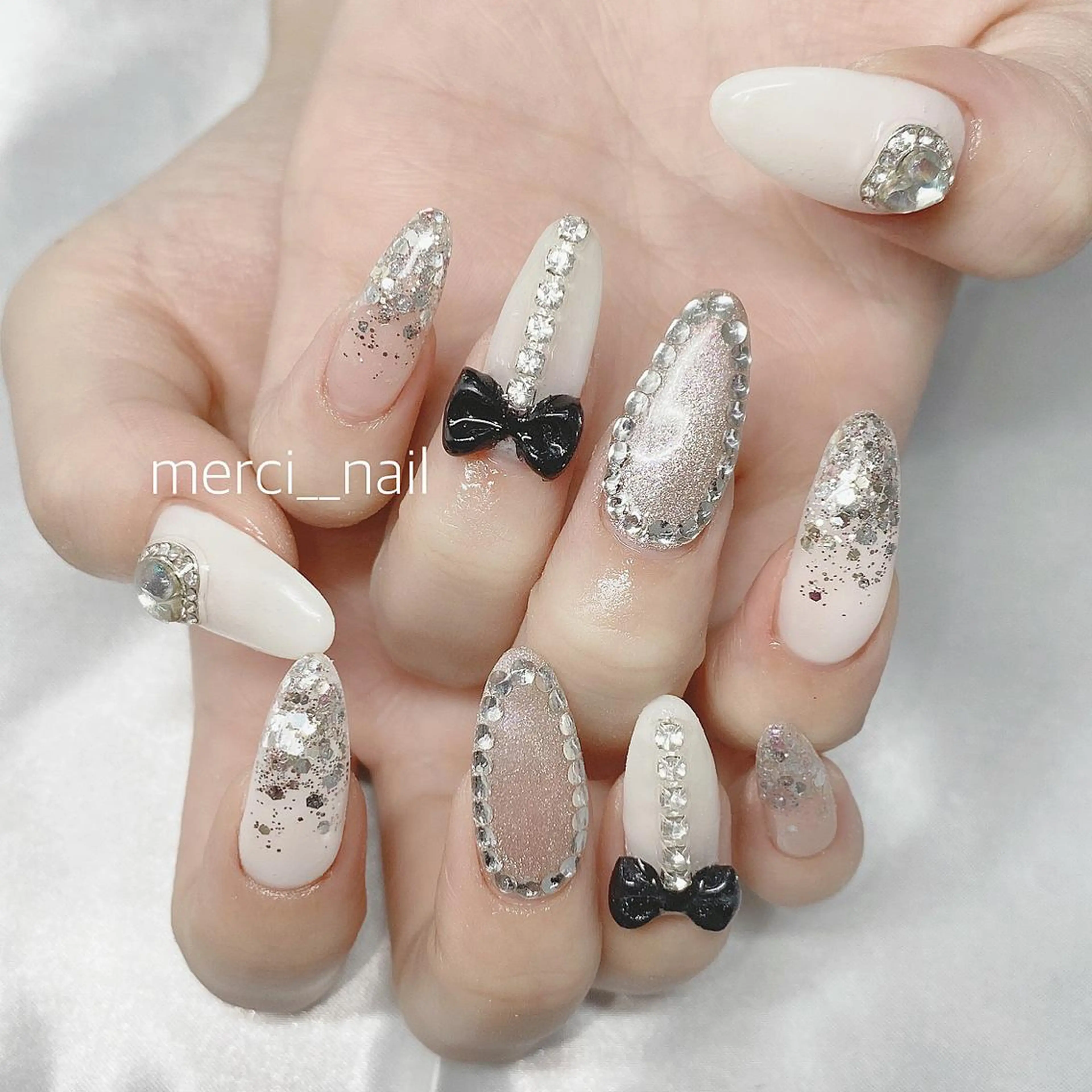 ネイル クリアネイル フラッシュネイル フレンチネイル 韓国ネイル マグネットネイル ハンドネイル merci nail所属・merci nailのネイルデザイン