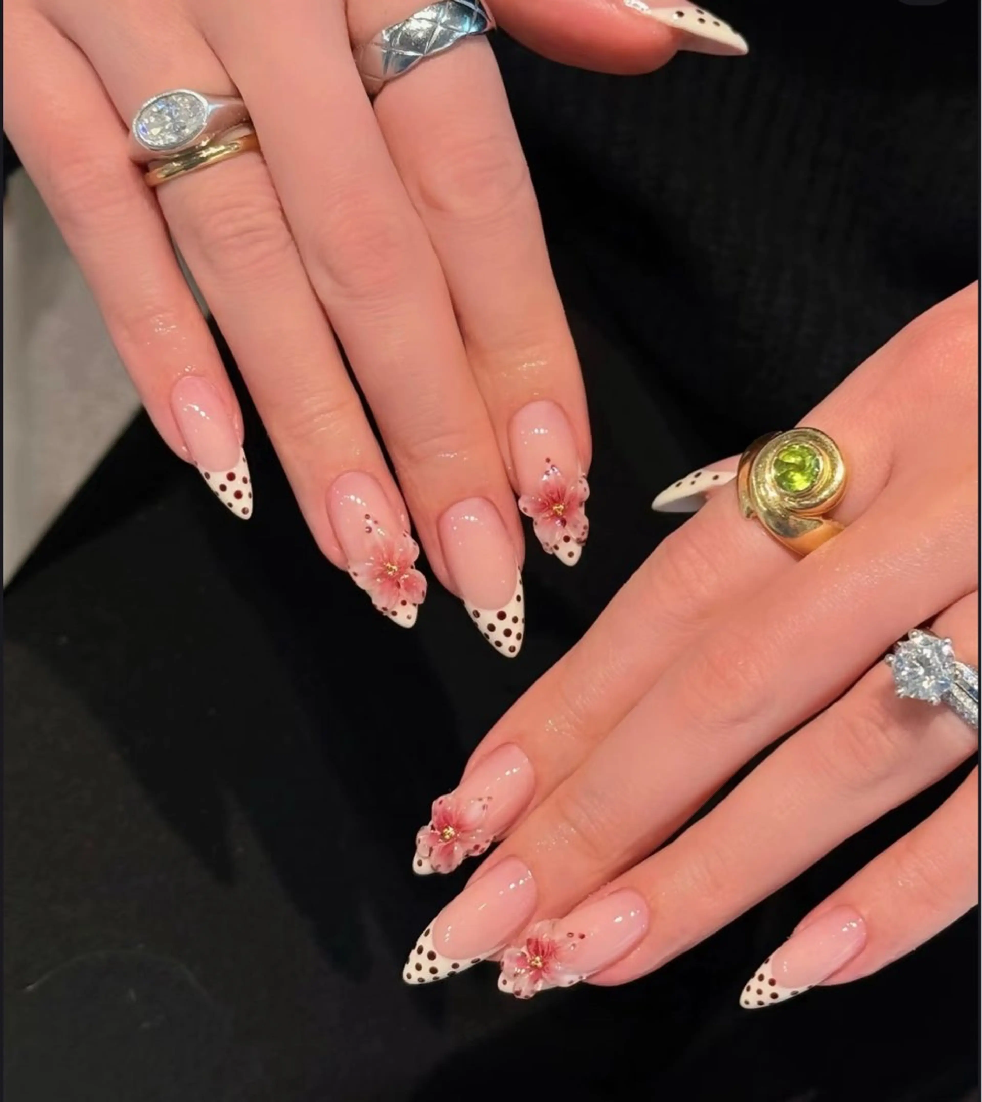 ネイル バ ヤリカクのネイルデザイン