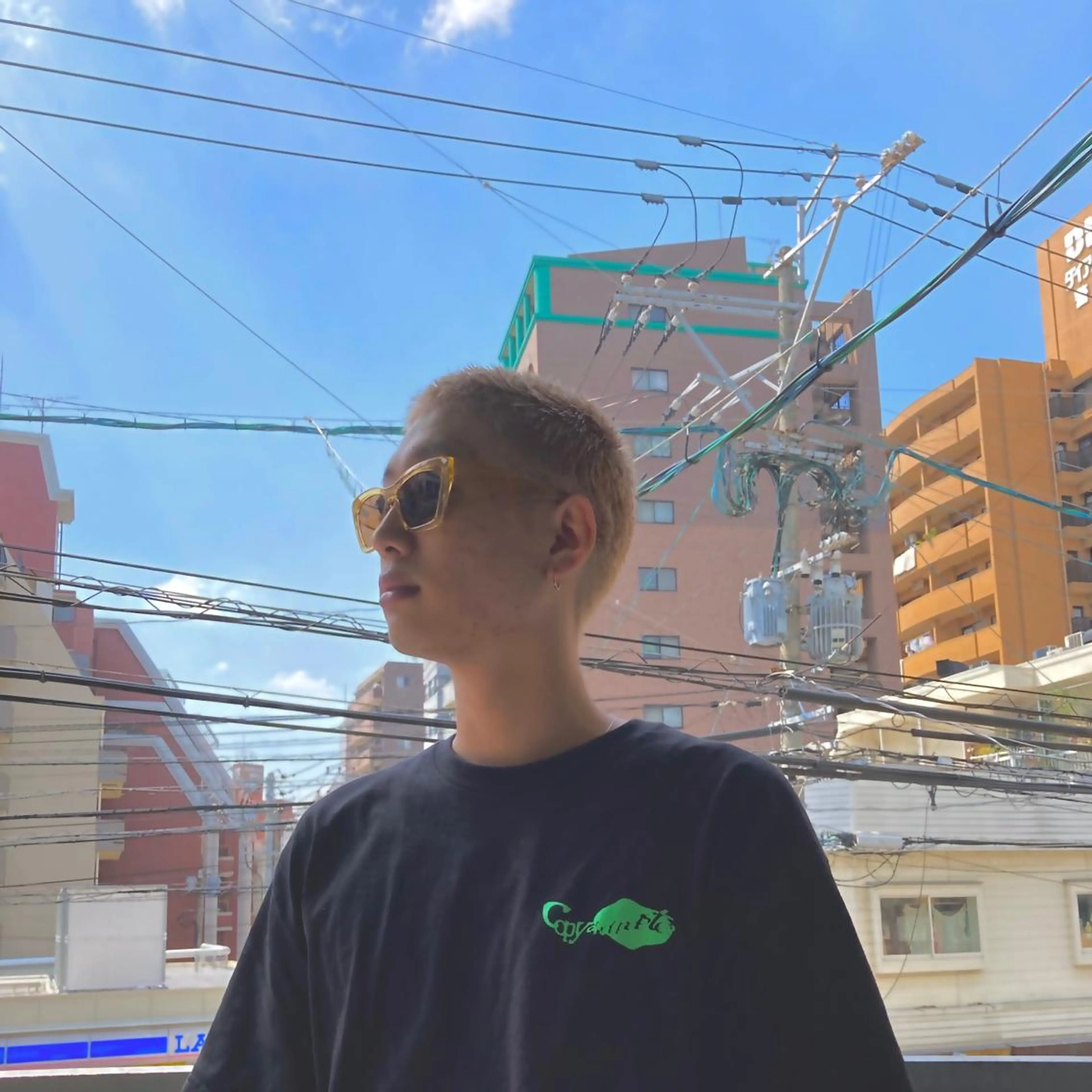 メンズ 顔まわりレイヤー デザインカットのヘアスタイル