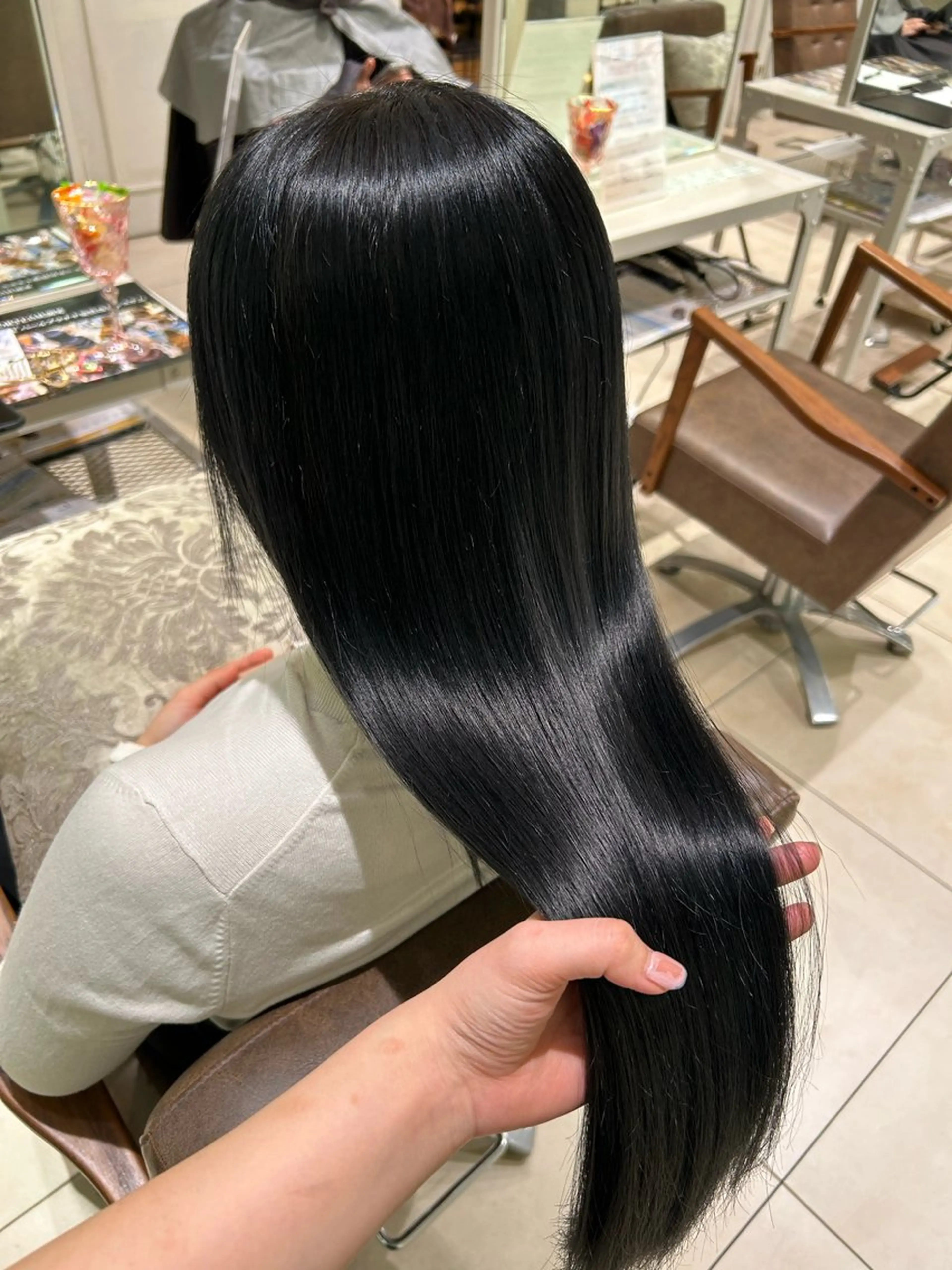 カラー 黒髪 ブルーカラー ブルーブラック トリートメント momo🍑/顔周り カット指名No.1のヘアスタイル