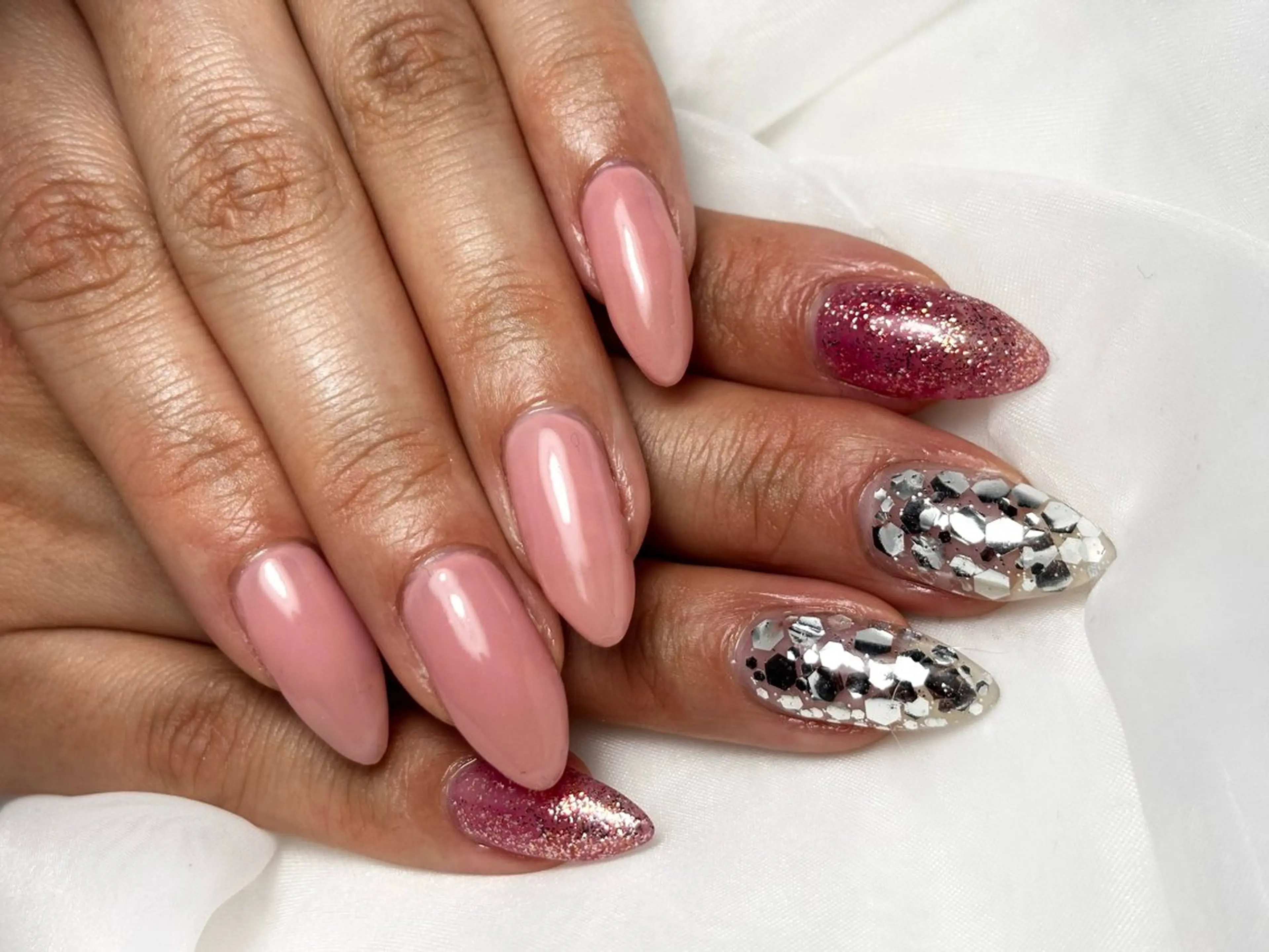 ネイル ニュアンスネイル ピンク 春ネイル MIKA ♡の眉毛・アイブロウイメージ