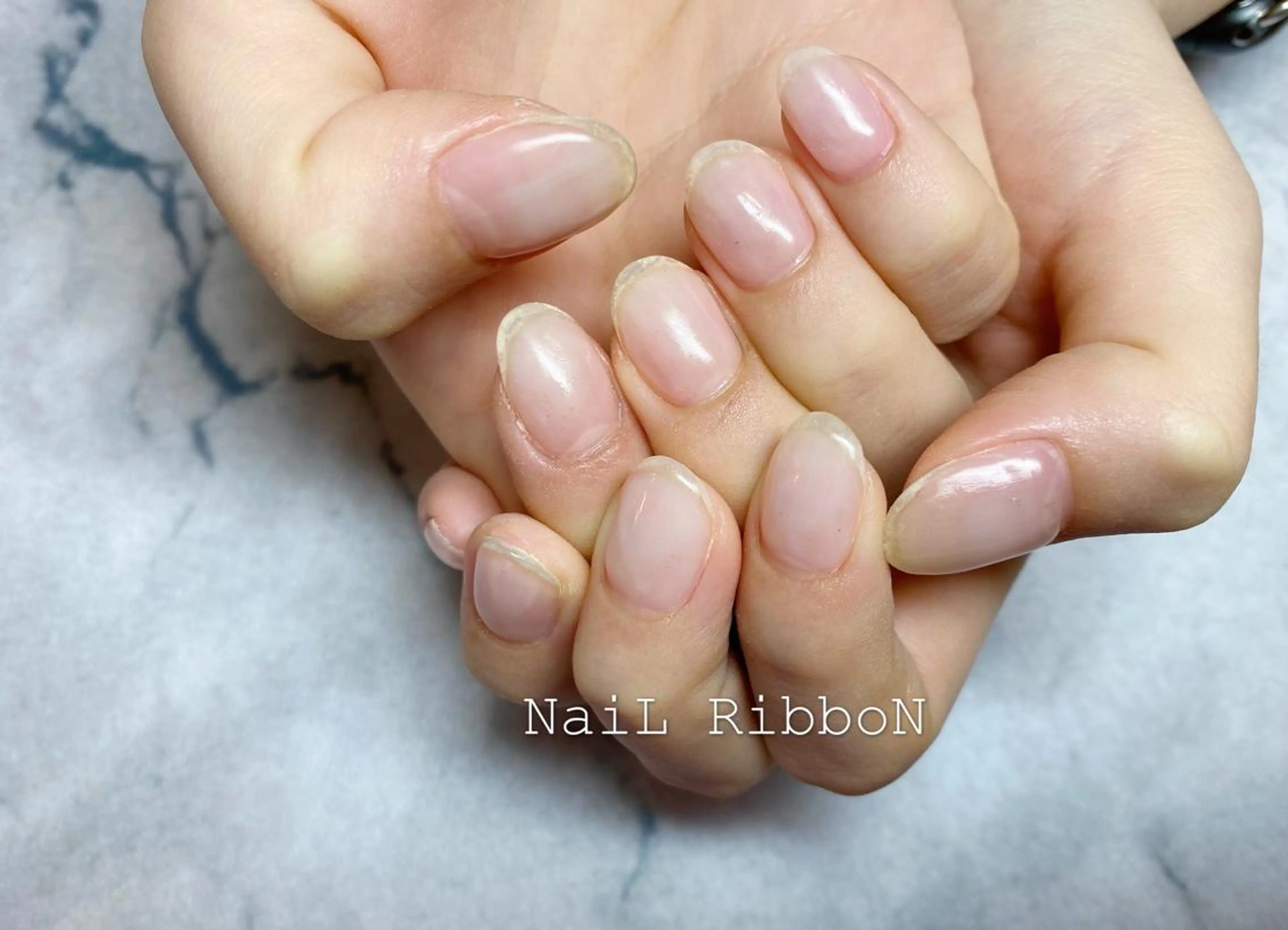 ネイル ネイルリボン 受付スタッフのネイルデザイン