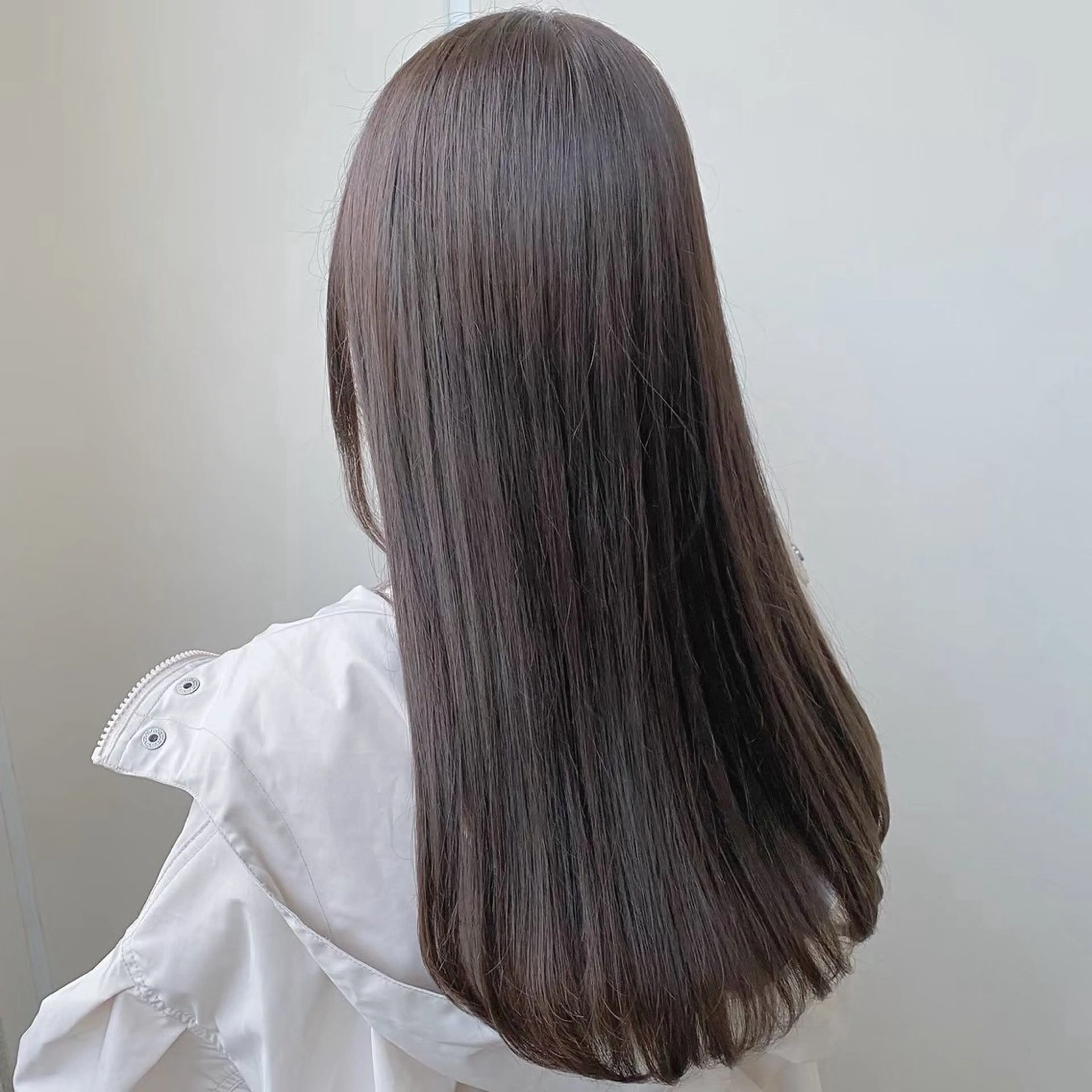 【ワンカラー🫧  ダメージを抑えながら艶感と統一感のある仕上がりに🖤初カラーやメンテナンスにもおすすめです‼️♡】の写真