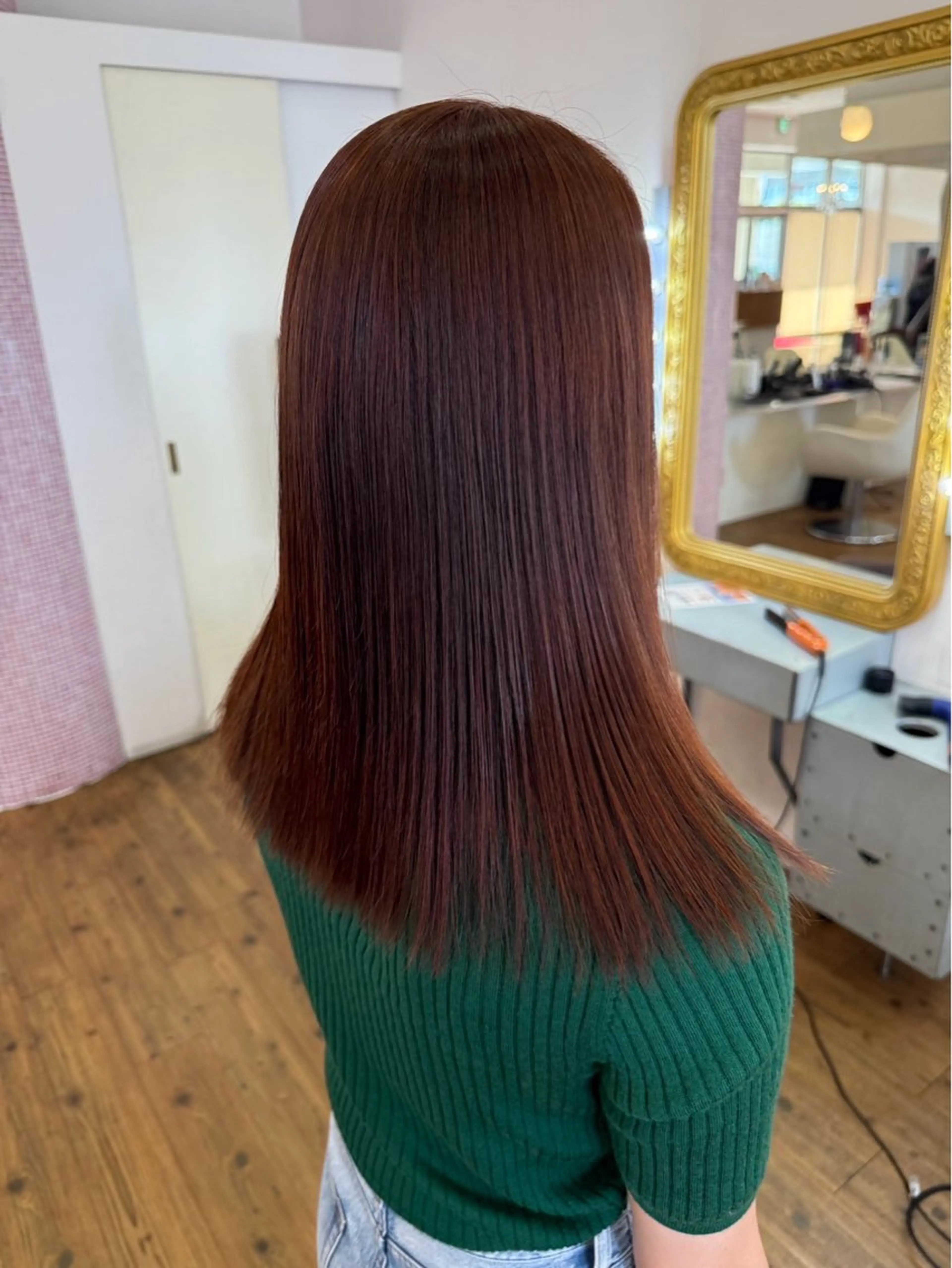 ロング カラー 満岡 聖奈のヘアスタイル