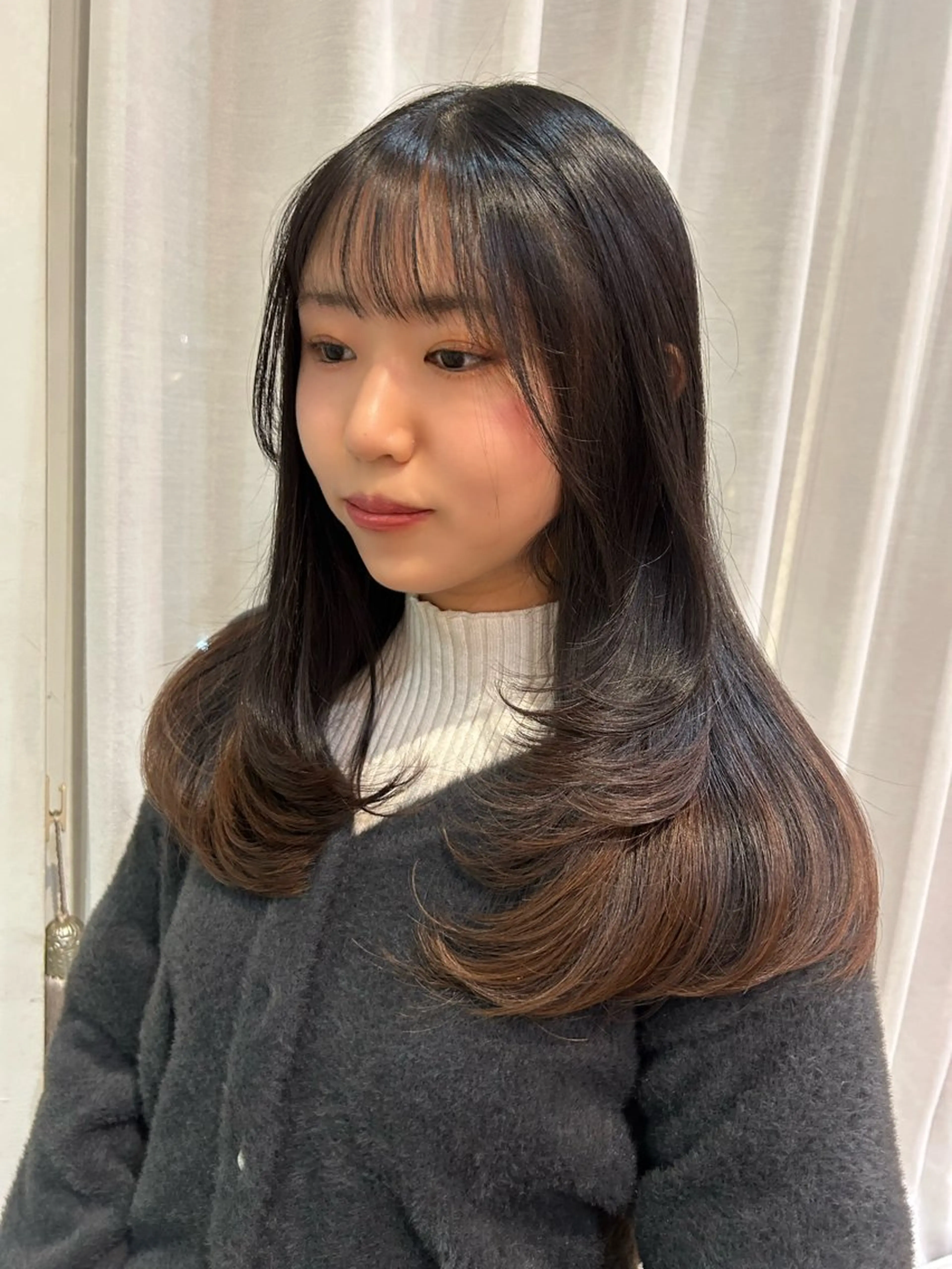 ロング レイヤーカット 市吉 杏奈のヘアスタイル