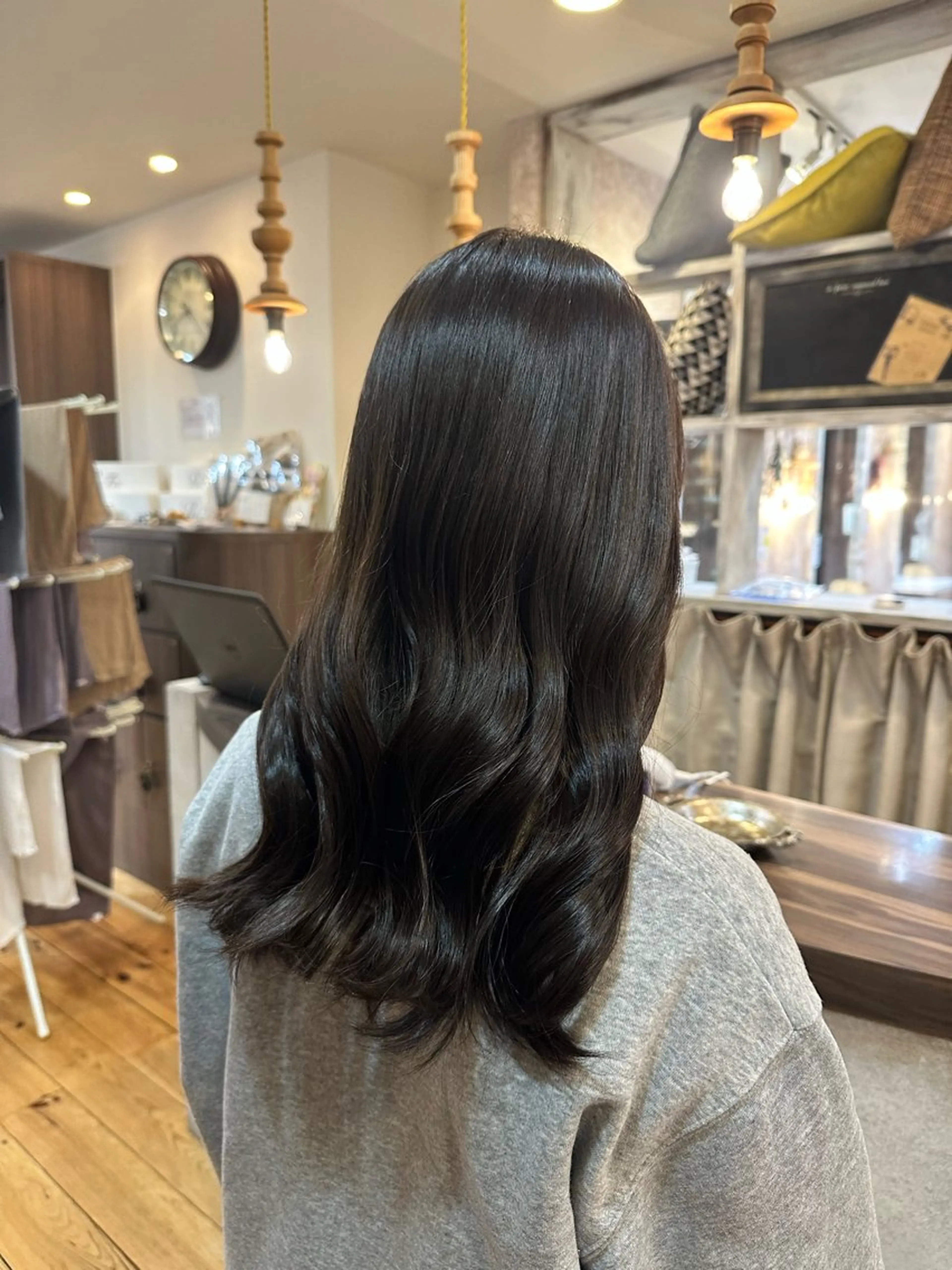 ロング カラー 渡部 楓葉のヘアスタイル