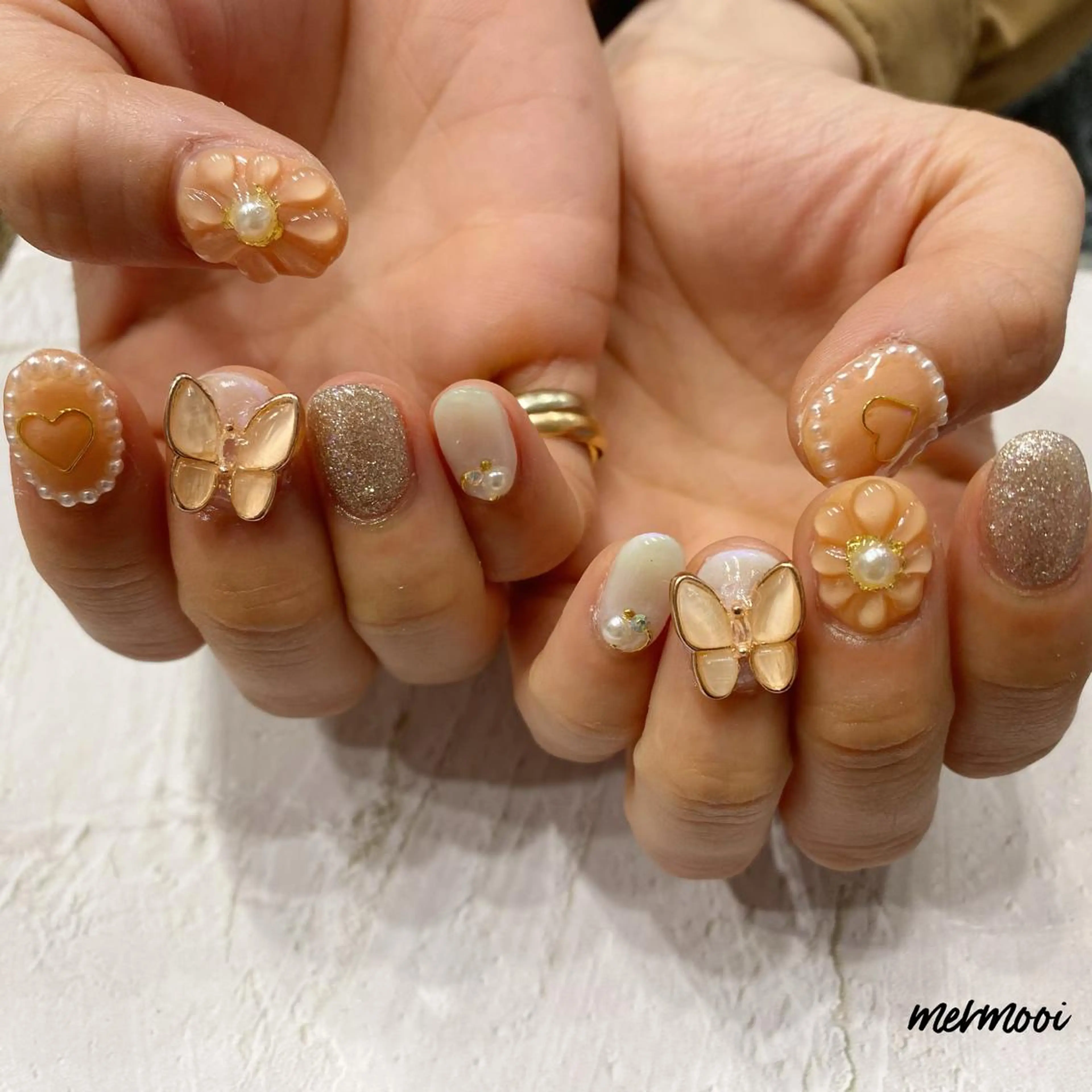 ネイル キラキラネイル 韓国ネイル ロングネイル ニュアンスネイル スカルプネイル ハンドネイル melumooi nailのネイルデザイン