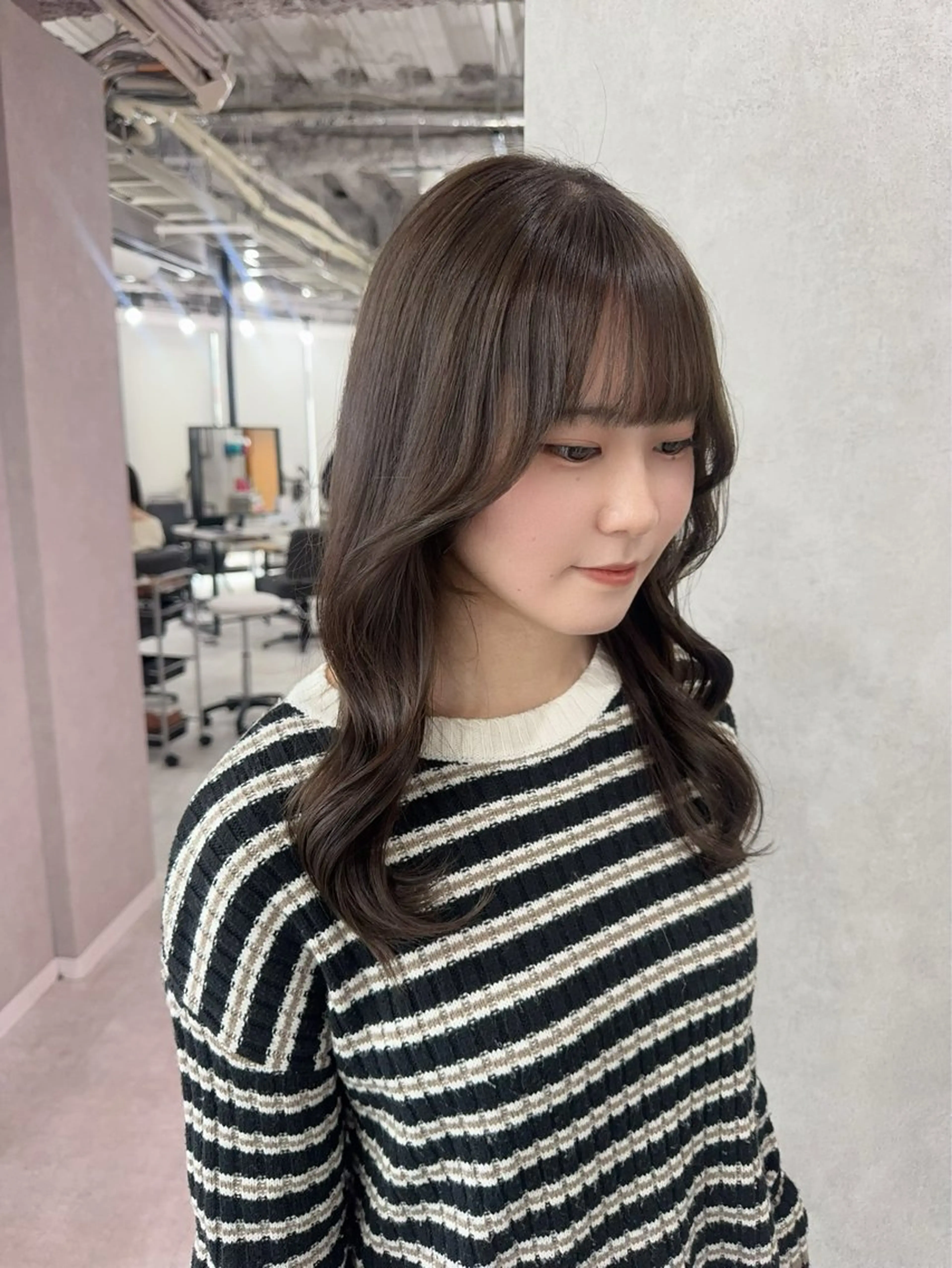 ロング カラー アッシュ アッシュブラウン ベージュカラー 黒髪 ブリーチ ヘアカラー トリートメント 赤み無し柔らかカラー 【梅田】madokaのヘアスタイル