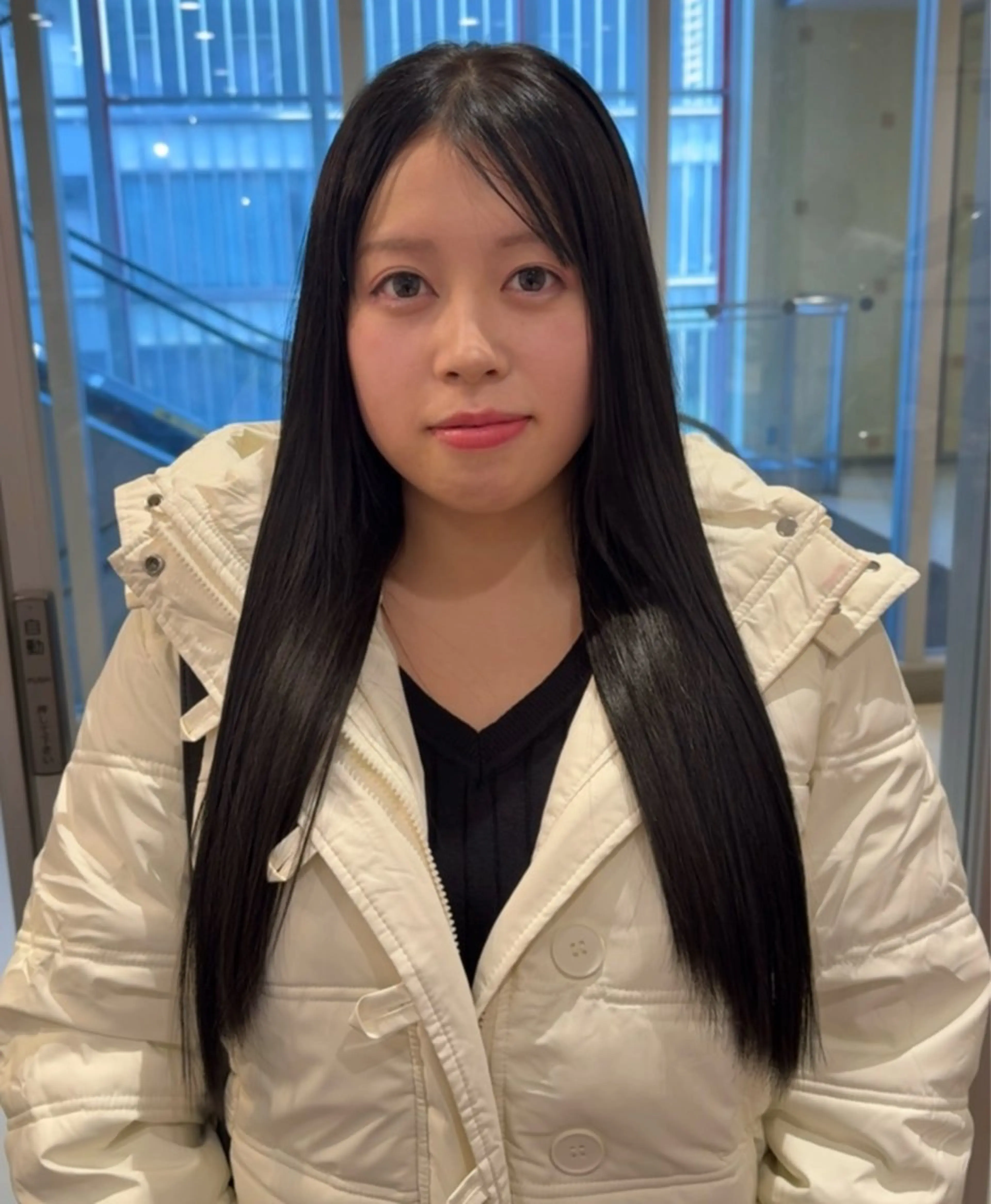 【黒染めしたくないけど暗くしたい子へ‼️】落ちる黒カラー+髪質改善TR🫧の写真