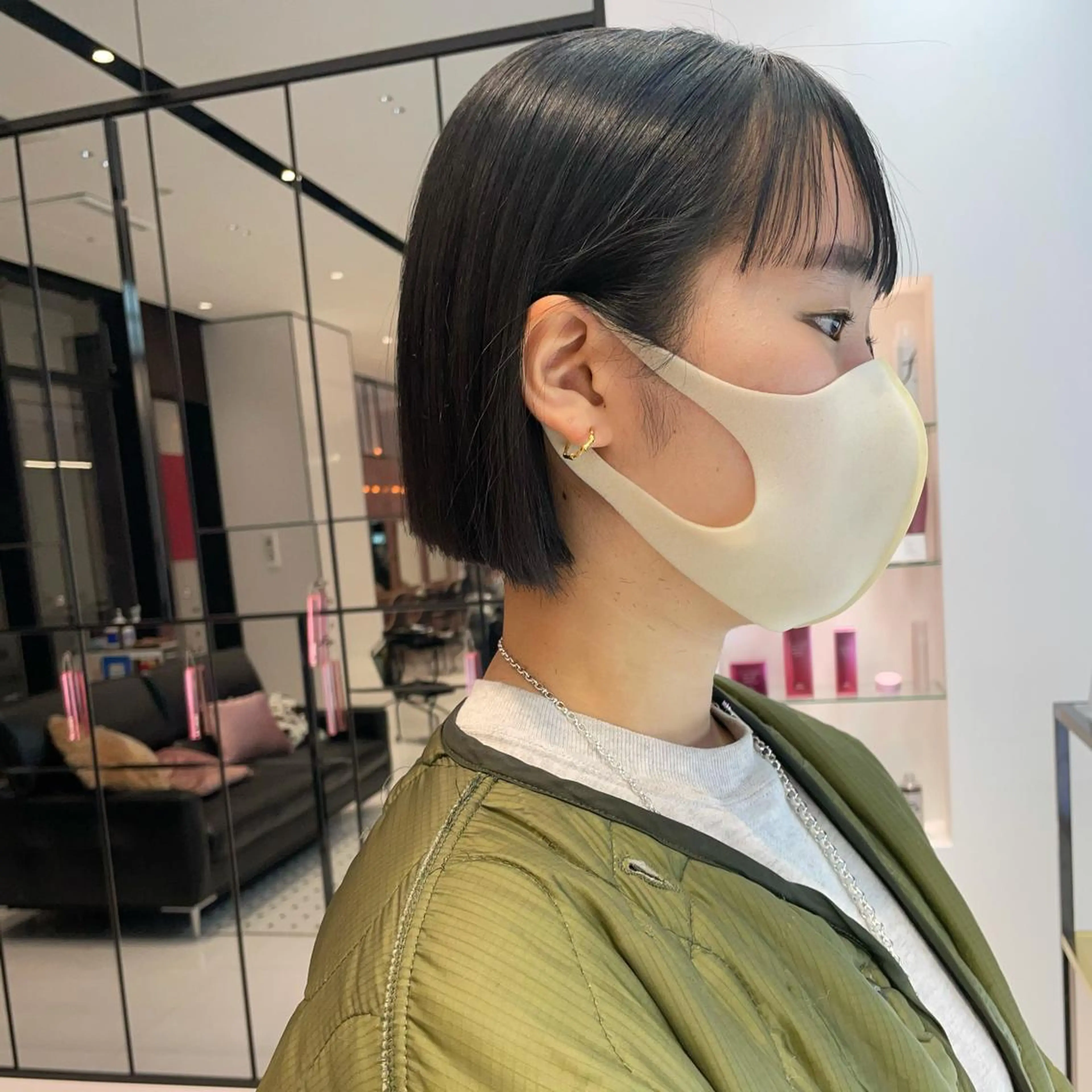 ショート カラー 透明感カラー 相川 愛実のヘアスタイル